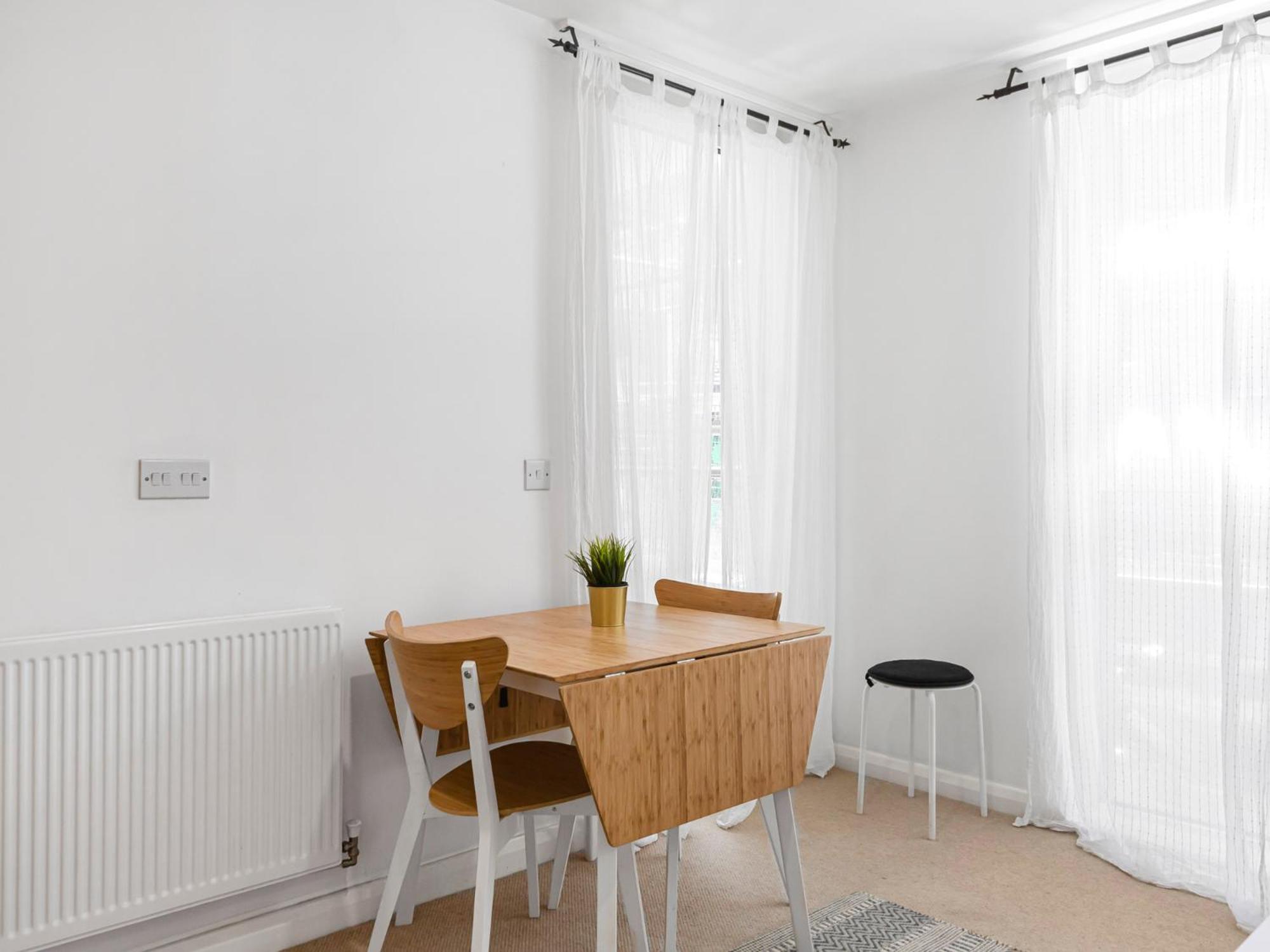 Pass The Keys Modern Tottenham Hale Perfect For Leisure *