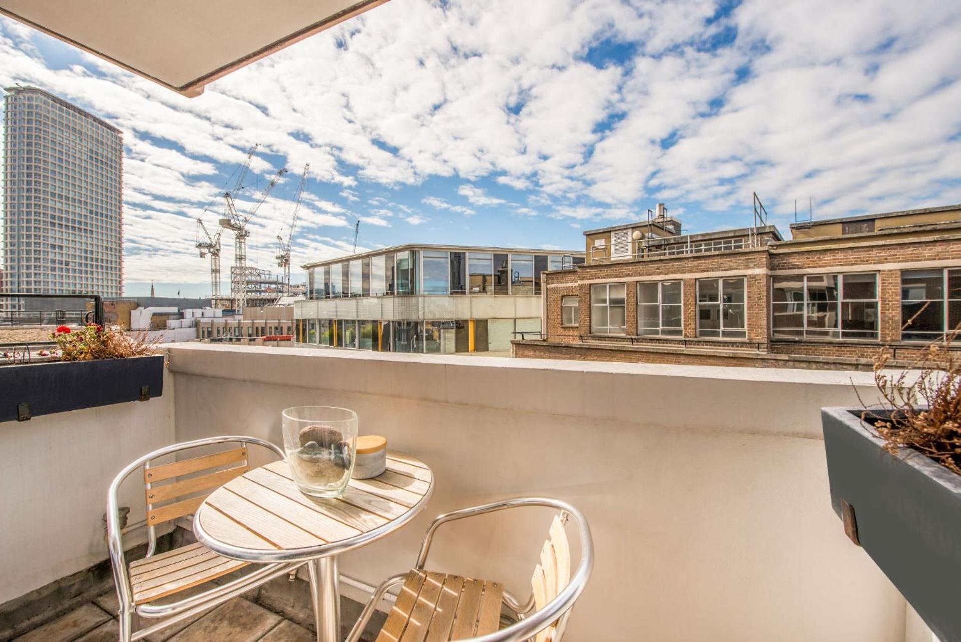 Views For Days - Fitzrovia - By Frankie Says Londres