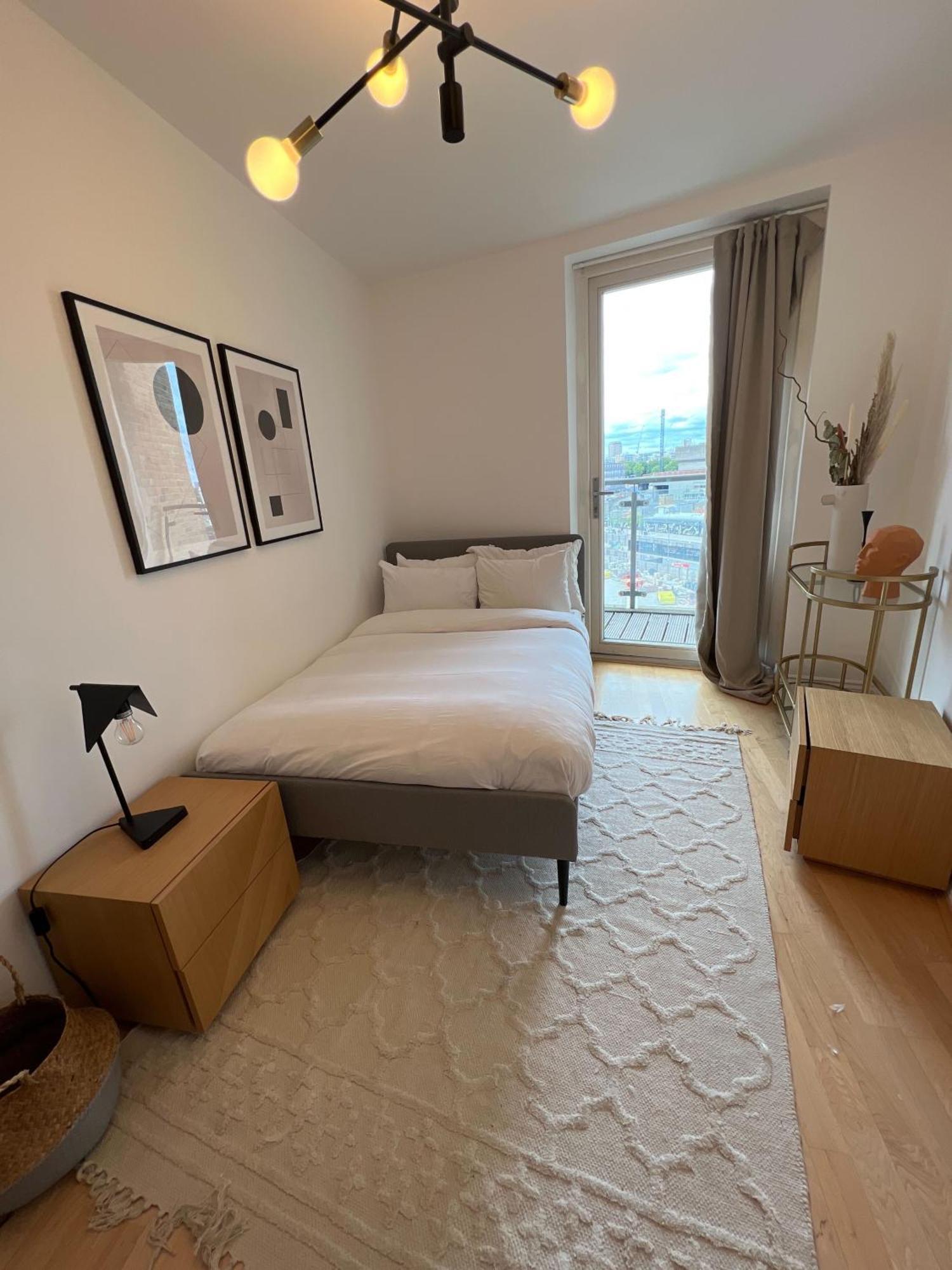 The Nine Elms Lane Arms - Stunning & Bright 2bdr Flat Apartment *