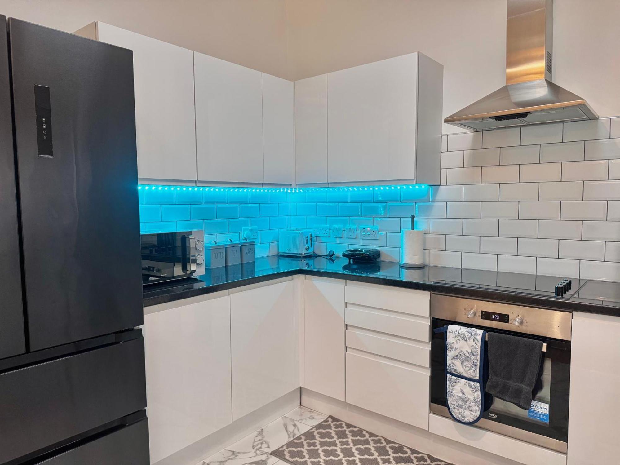 Modern 1-bed 30min To & Parking