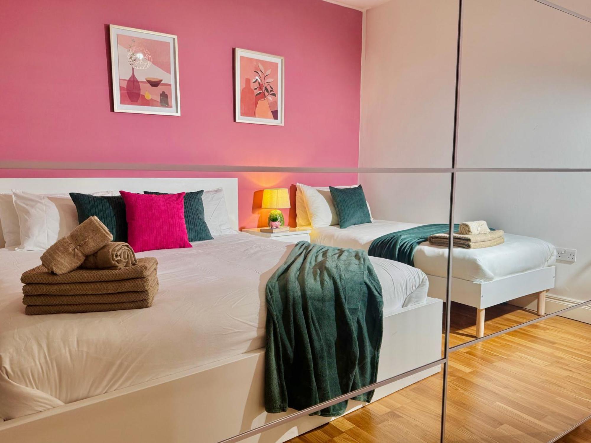 Modern 1-bed 30min To & Parking