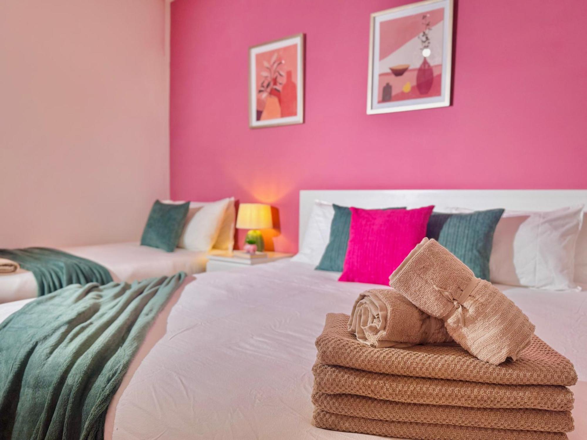 Modern 1-bed 30min To & Parking
