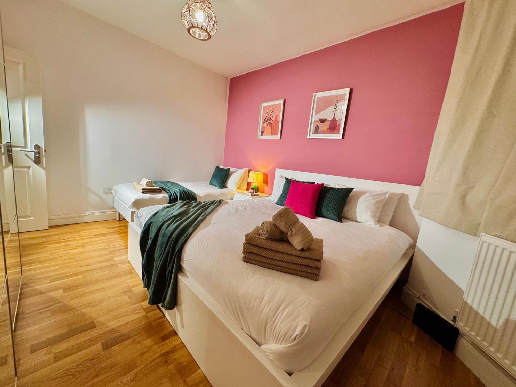 Modern 1-bed 30min To & Parking *