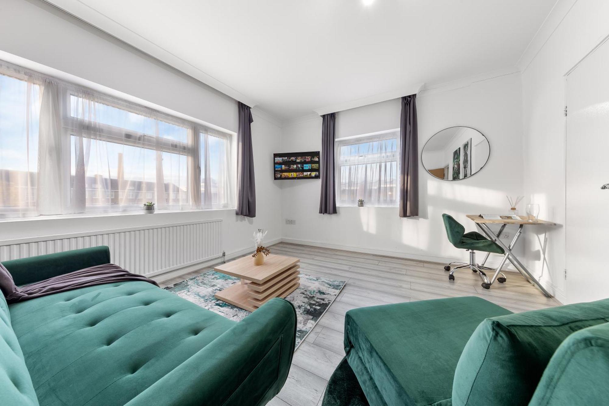 Hype - 10 Mins To Stadium - Sleeps 8