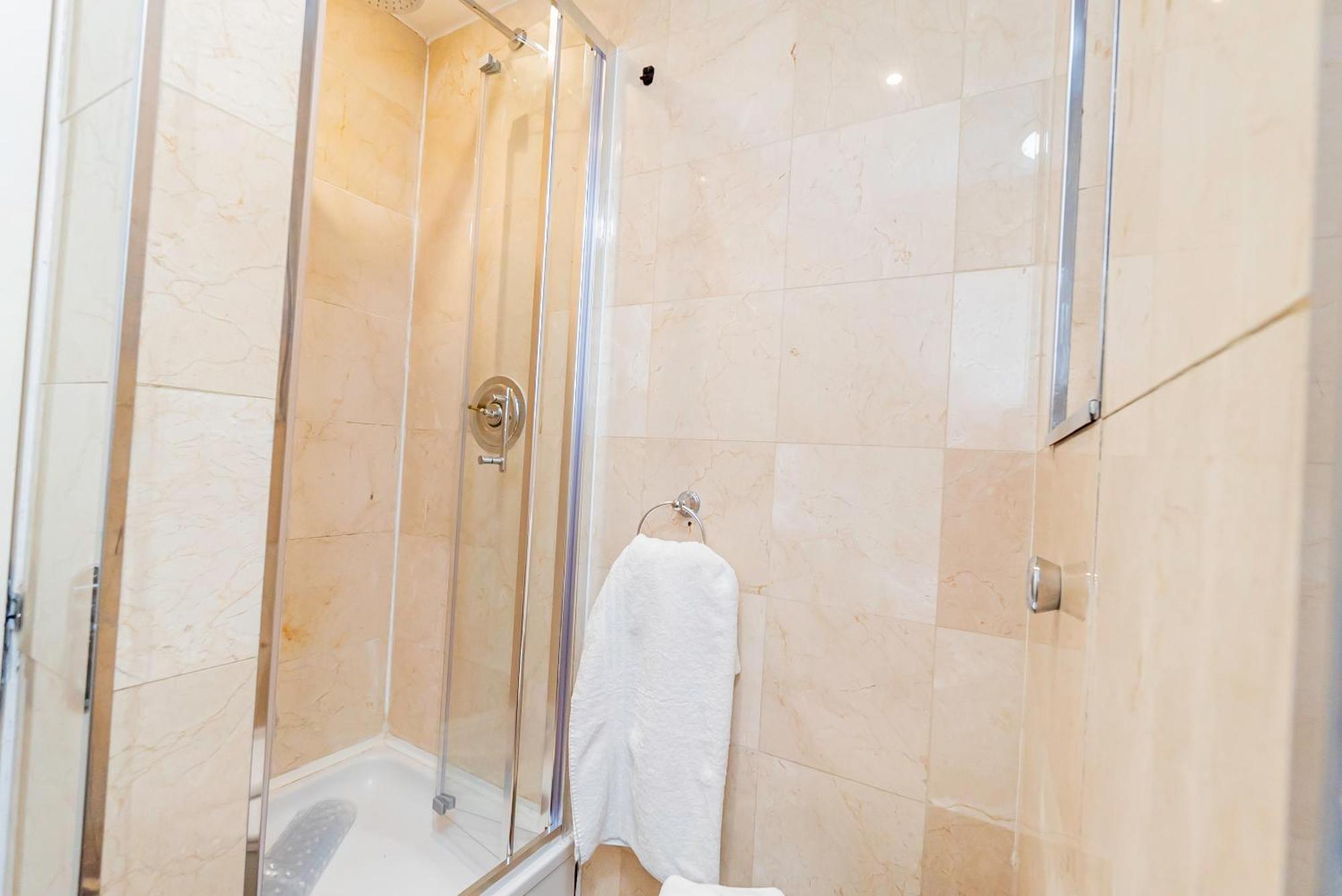 Chic 2 Bedrooms 2 Bathrooms At Kensington Londres
