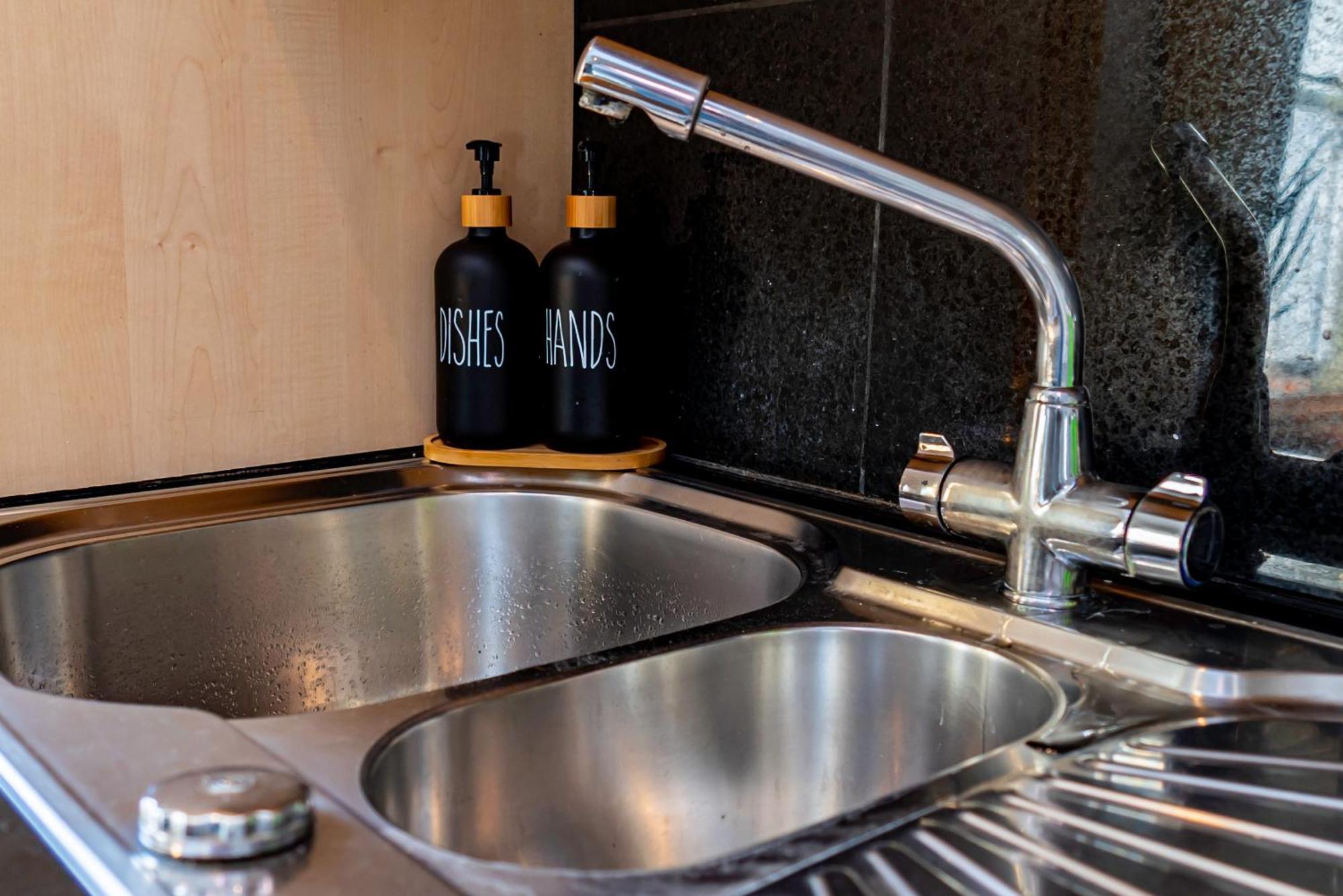 Chic 2 Bedrooms 2 Bathrooms At Kensington Appartement