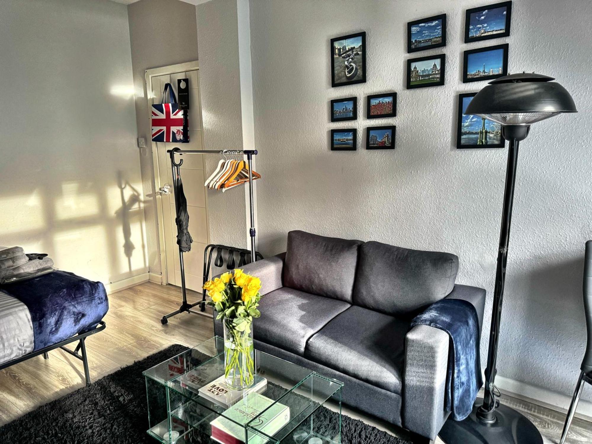 Homestay Brixton Hill Retreat Modern And Cosy