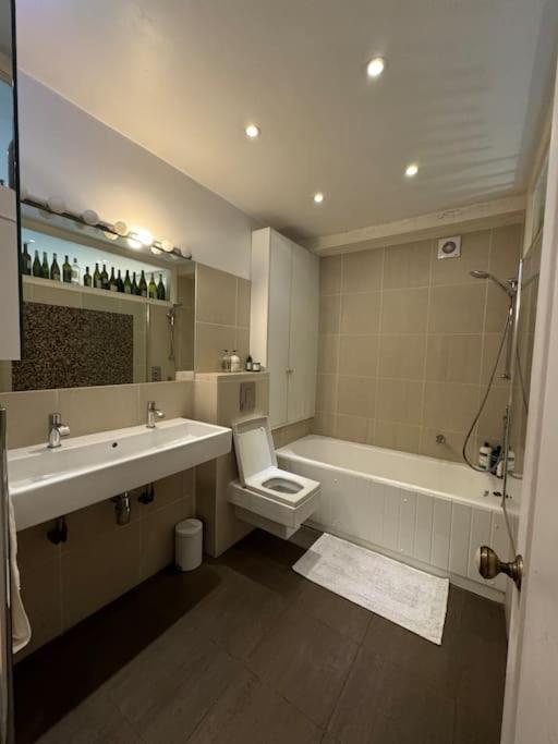 Homely Flat, Near Notting Hill Appartement *