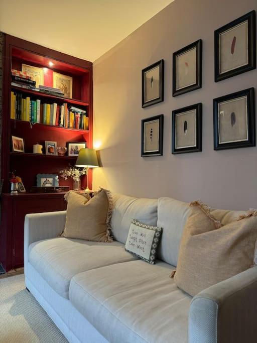 Homely Flat, Near Notting Hill Londres