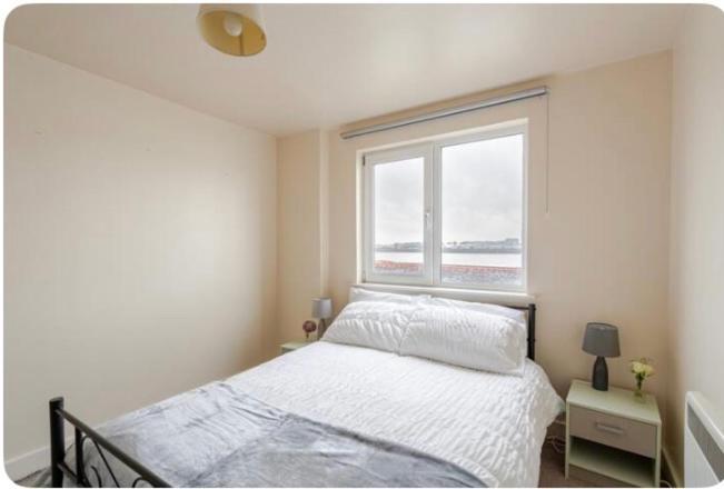 Apartamento Amazing River View 2 Bedroom Apartment, Sleeps 6 , Balcony And Parking *
