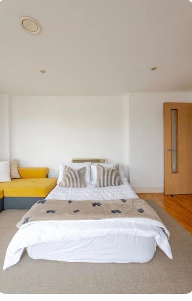 Apartamento Amazing River View 2 Bedroom Apartment, Sleeps 6 , Balcony And Parking Londres