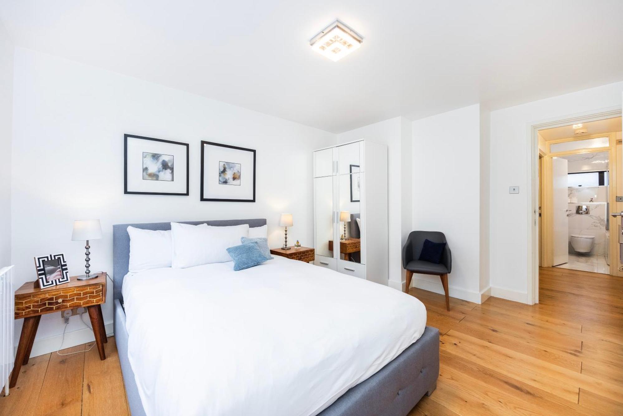 Stunning 2bed In Soho,steps From Piccadilly Circus *