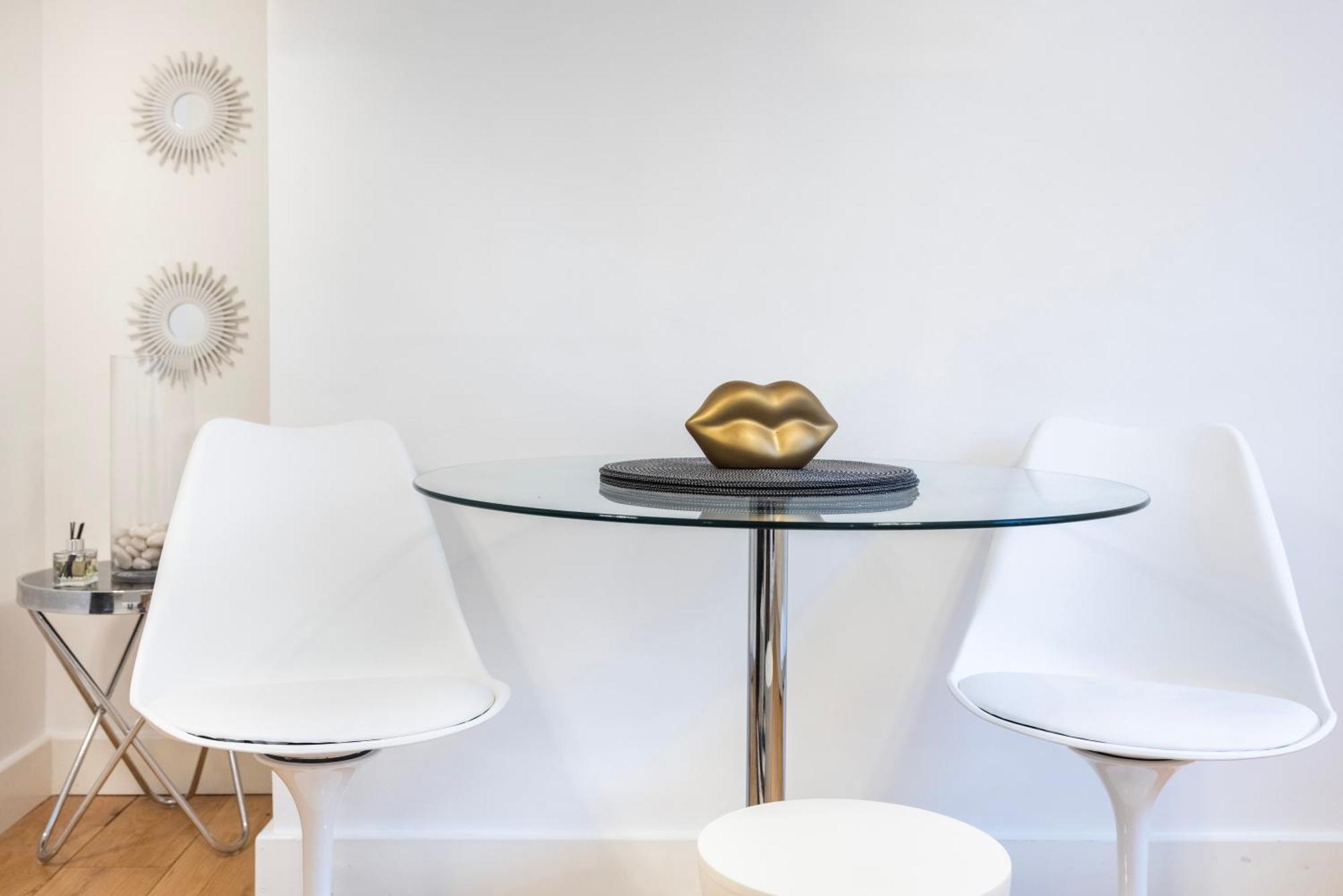 Apartment Stunning 2bed In Soho,steps From Piccadilly Circus London