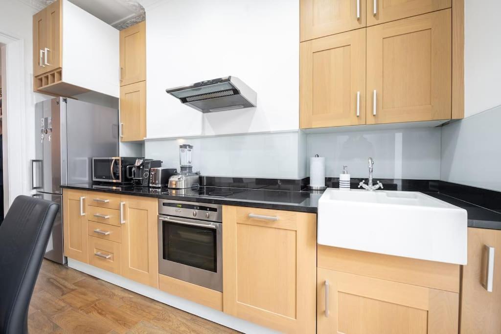 Capital Modern Two Bedroom In Chelsea Ggr Appartement Londres
