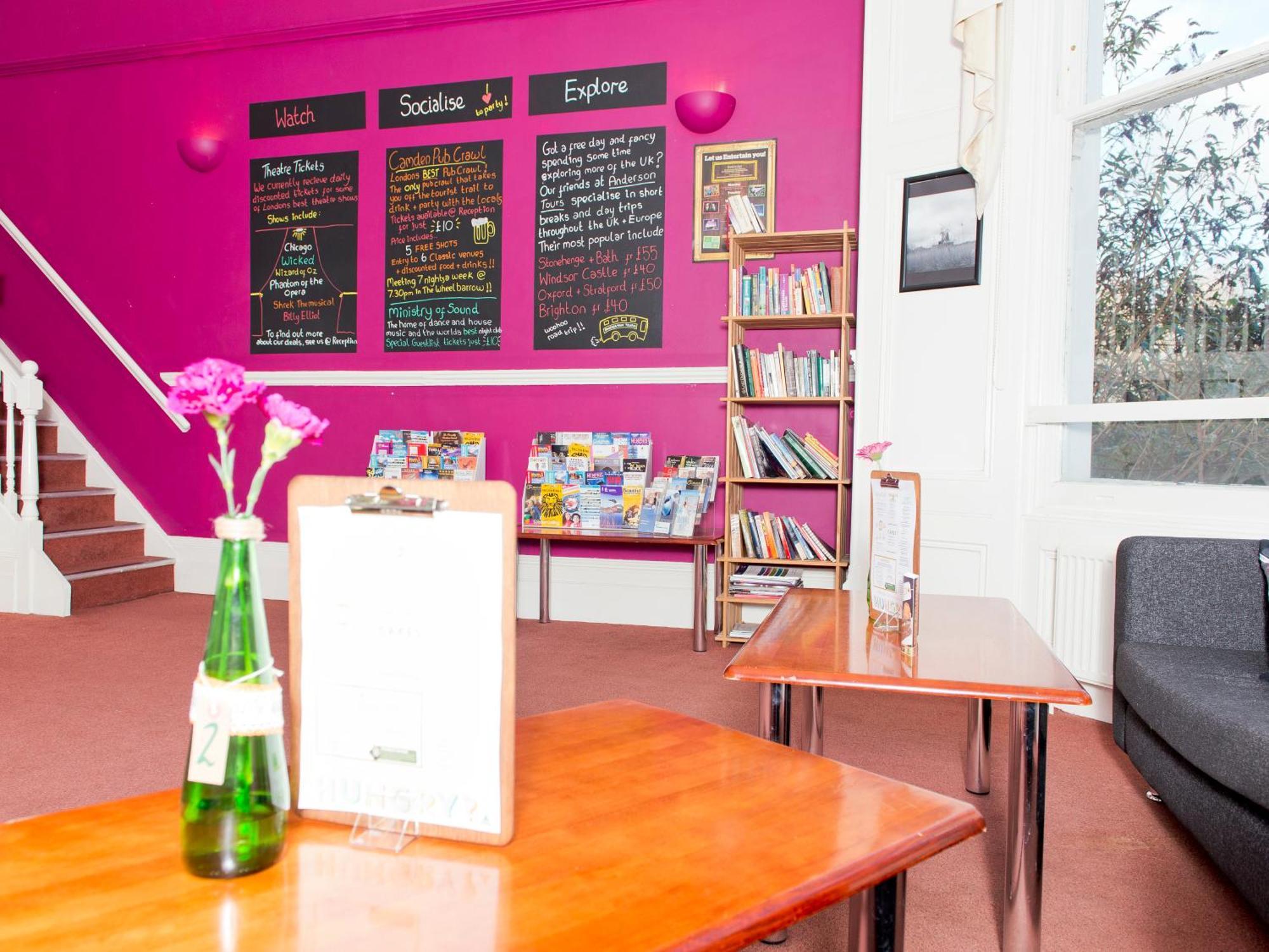 Yha Earl's Court Hostal *