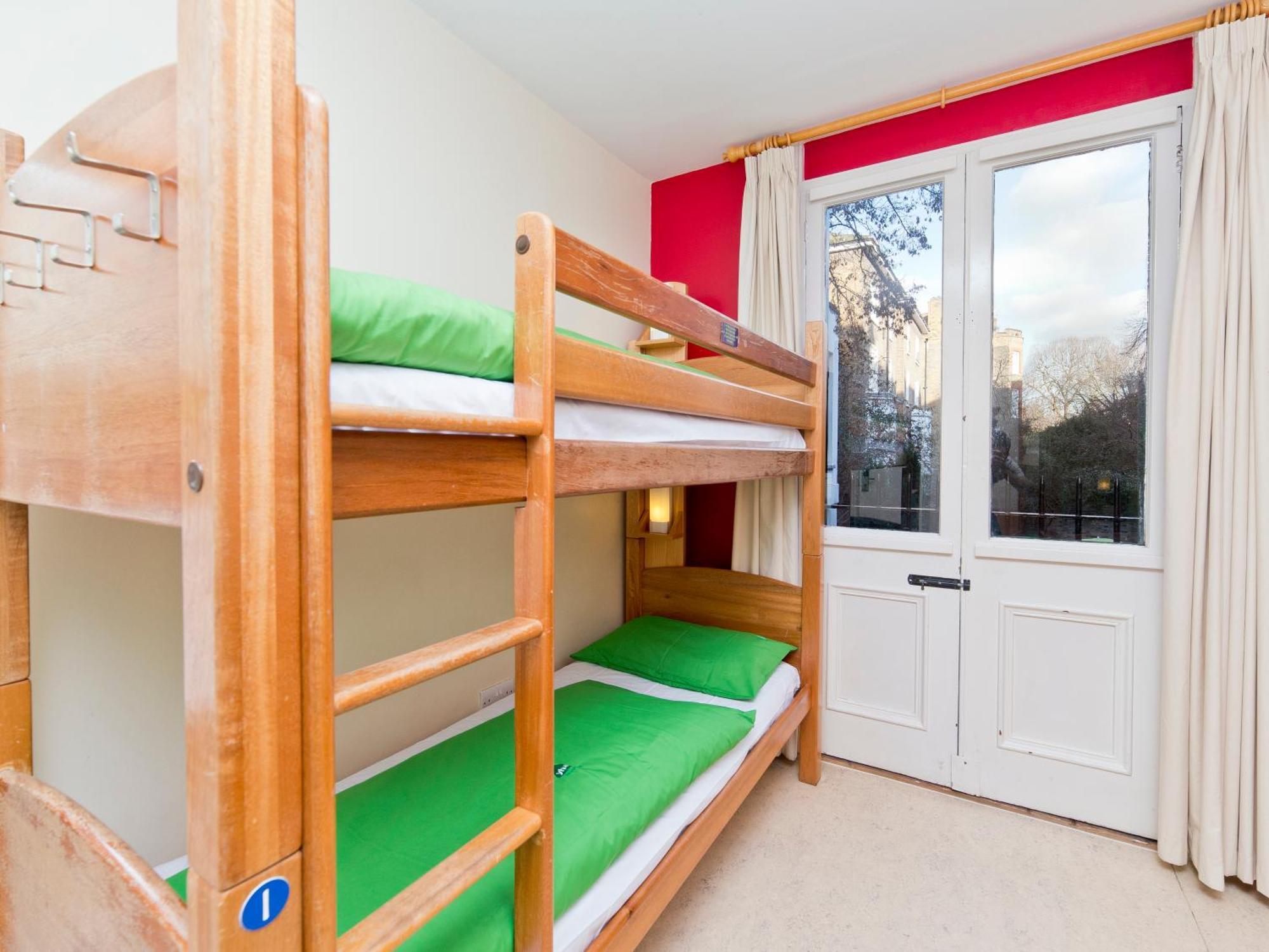 Yha Earl's Court Hostal *