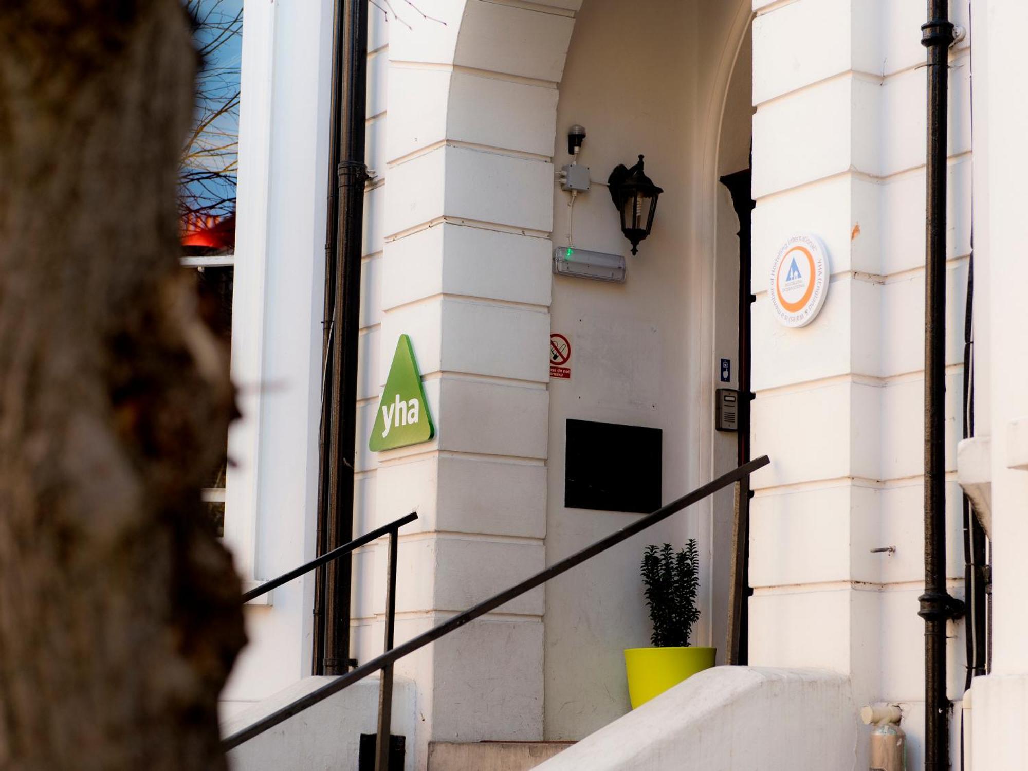 Yha Earl's Court Hostal *