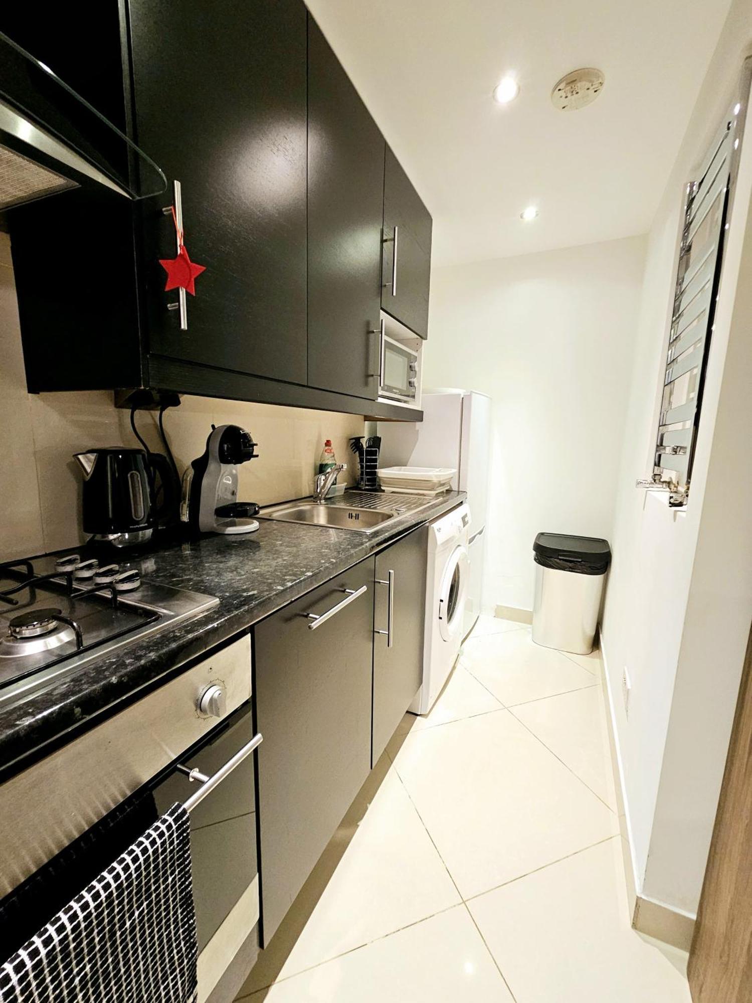Modern Hyde Park With Private Entrance & Private Back Patio Near Bayswater & Paddington Stations * Londres