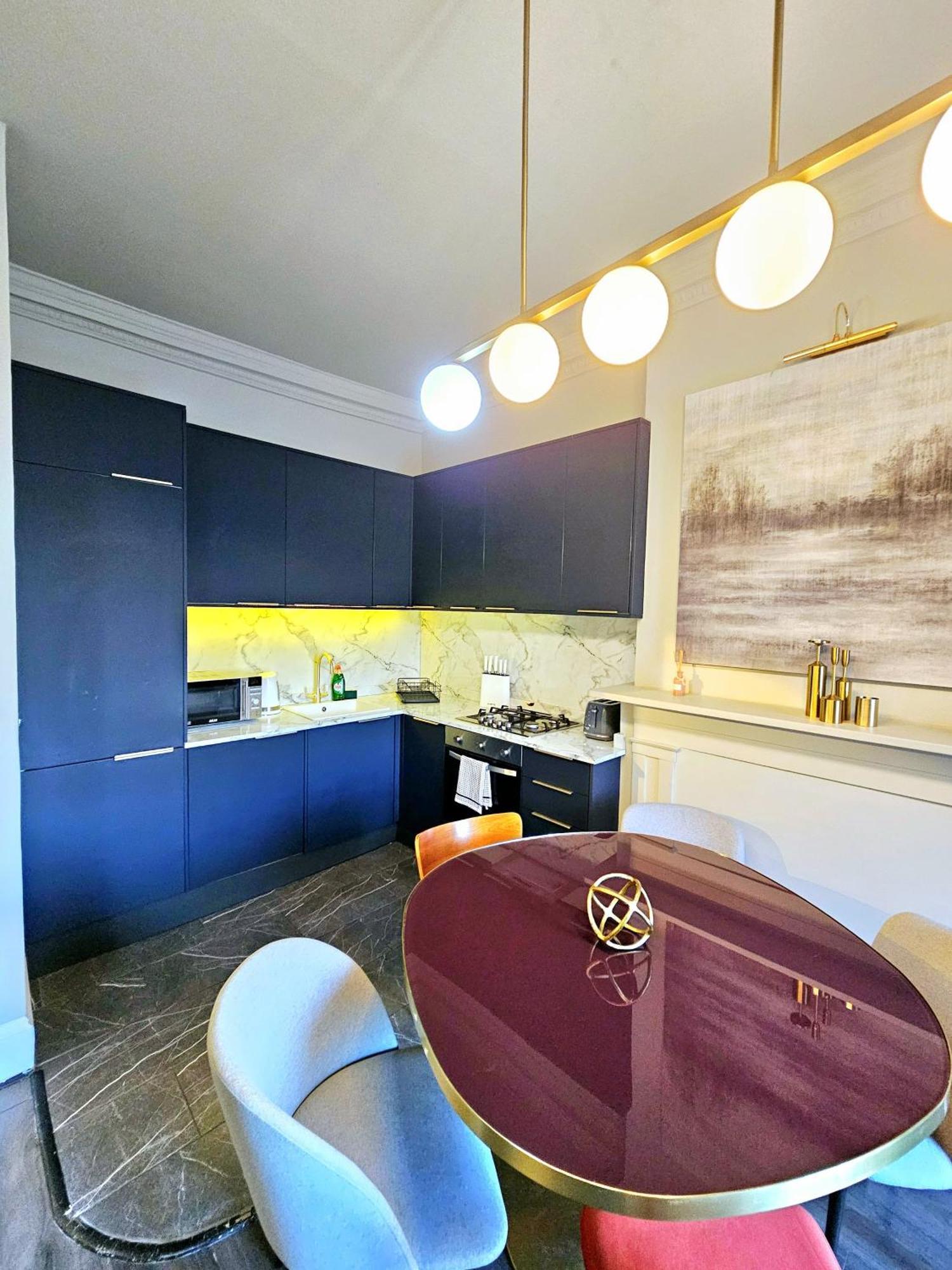 Stylish Hyde Park By Tube Stations With Elevator Apartment *