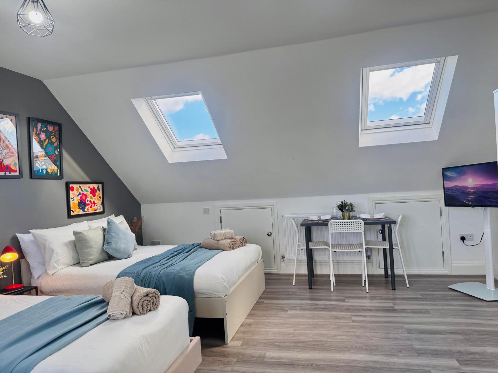 Bright Loft 30min To *