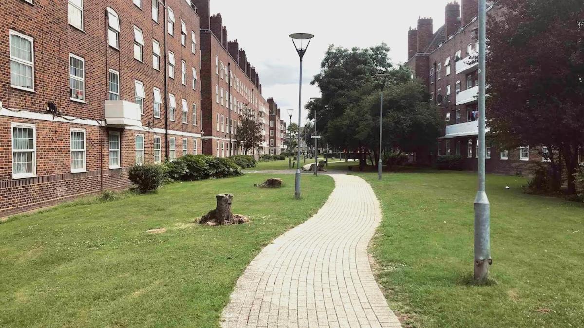 Two Bedroom Flat In Stoke Newington Londres