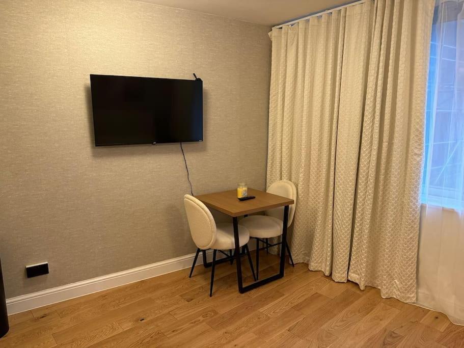 Modern In London, Zone 1 * Londen