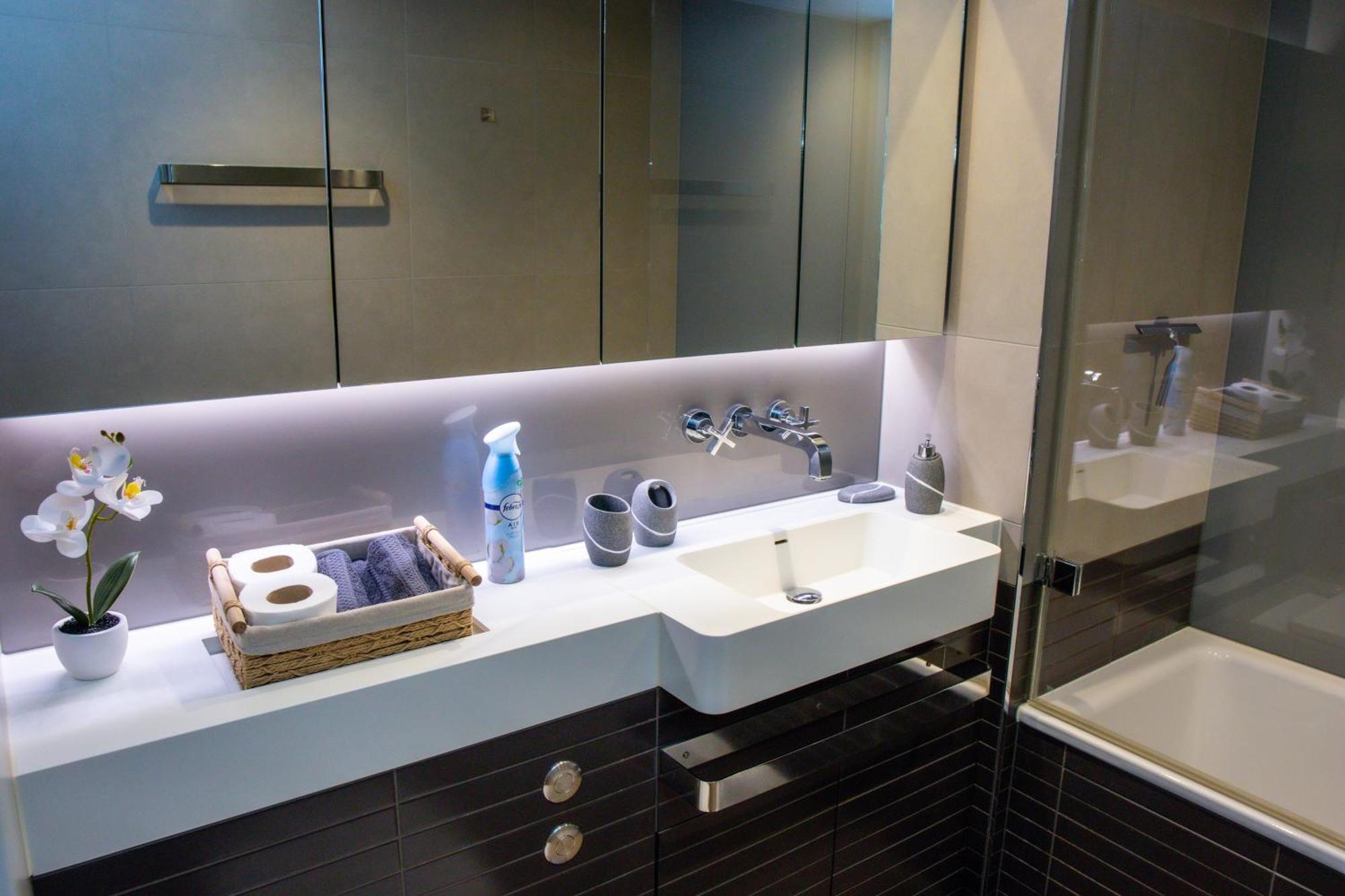 Luxury Steps From Battersea Power St And Close To Victoria & Chelsea Apartamento Londres