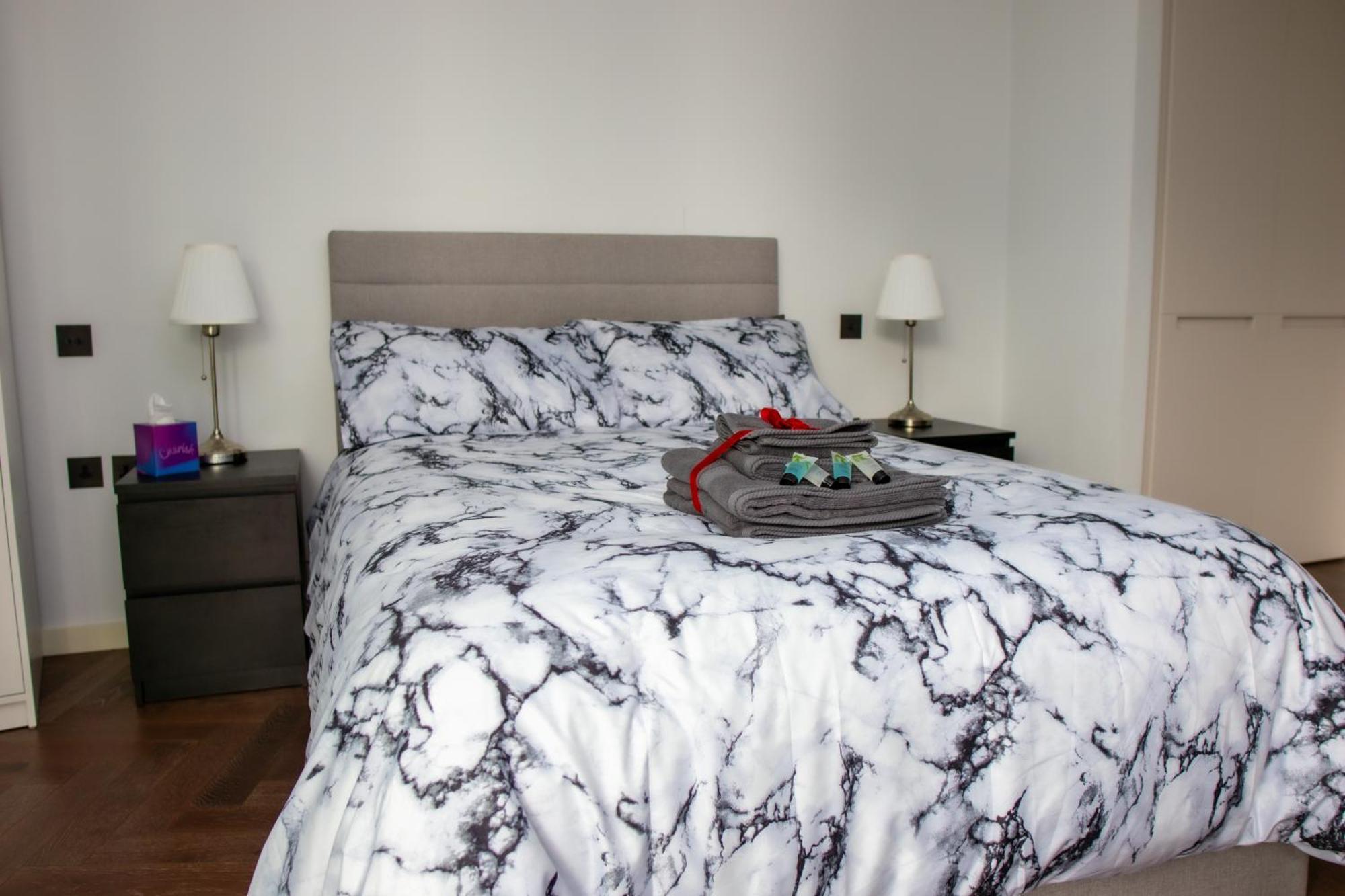 Luxury Steps From Battersea Power St And Close To Victoria & Chelsea Londres