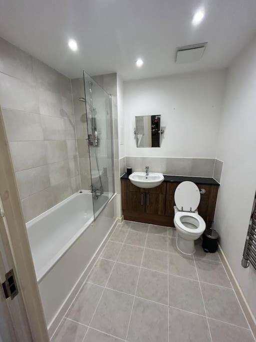 2 Bedroom Cozy Near Kew Bridge Appartement