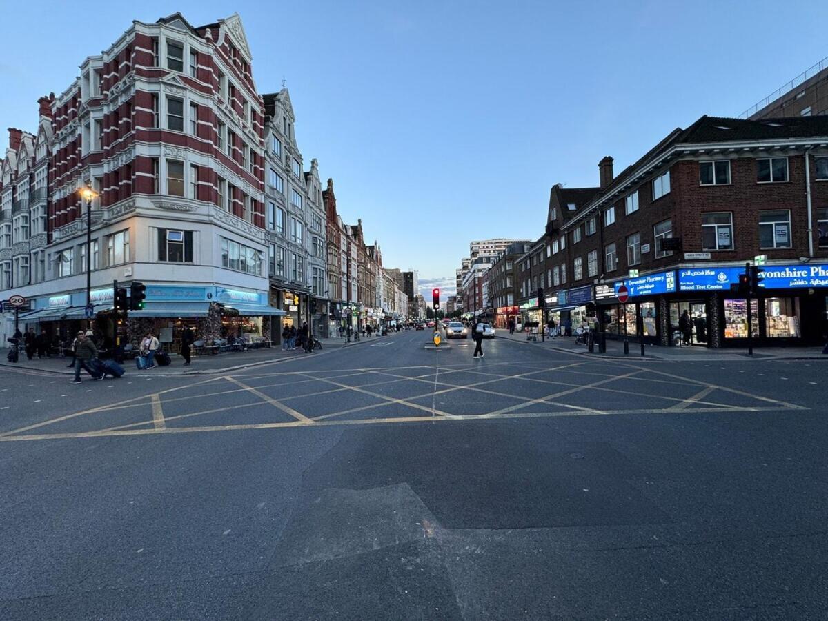 The Edge Ft1 * Londres