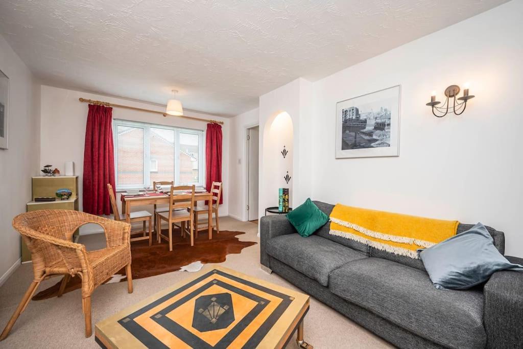 Cosy 2 Bedroom Flat Close To Tower Bridge With Free Parking Apartment