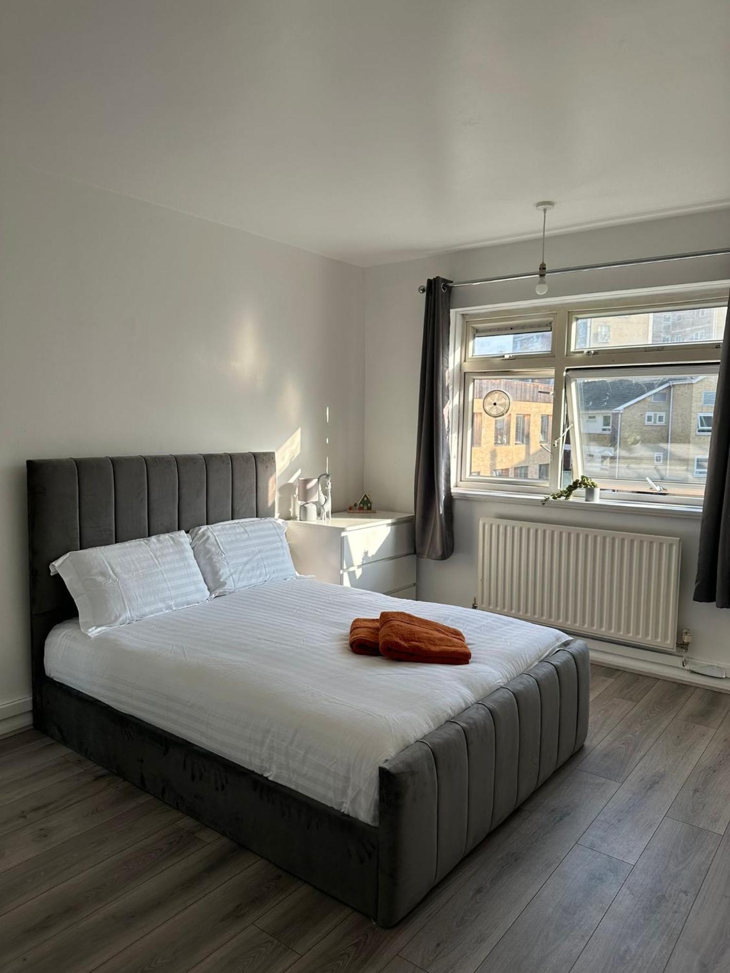 Modern In A 4 Bedroom Flat In London, Shared Bathroom! Hospedagem domiciliar *