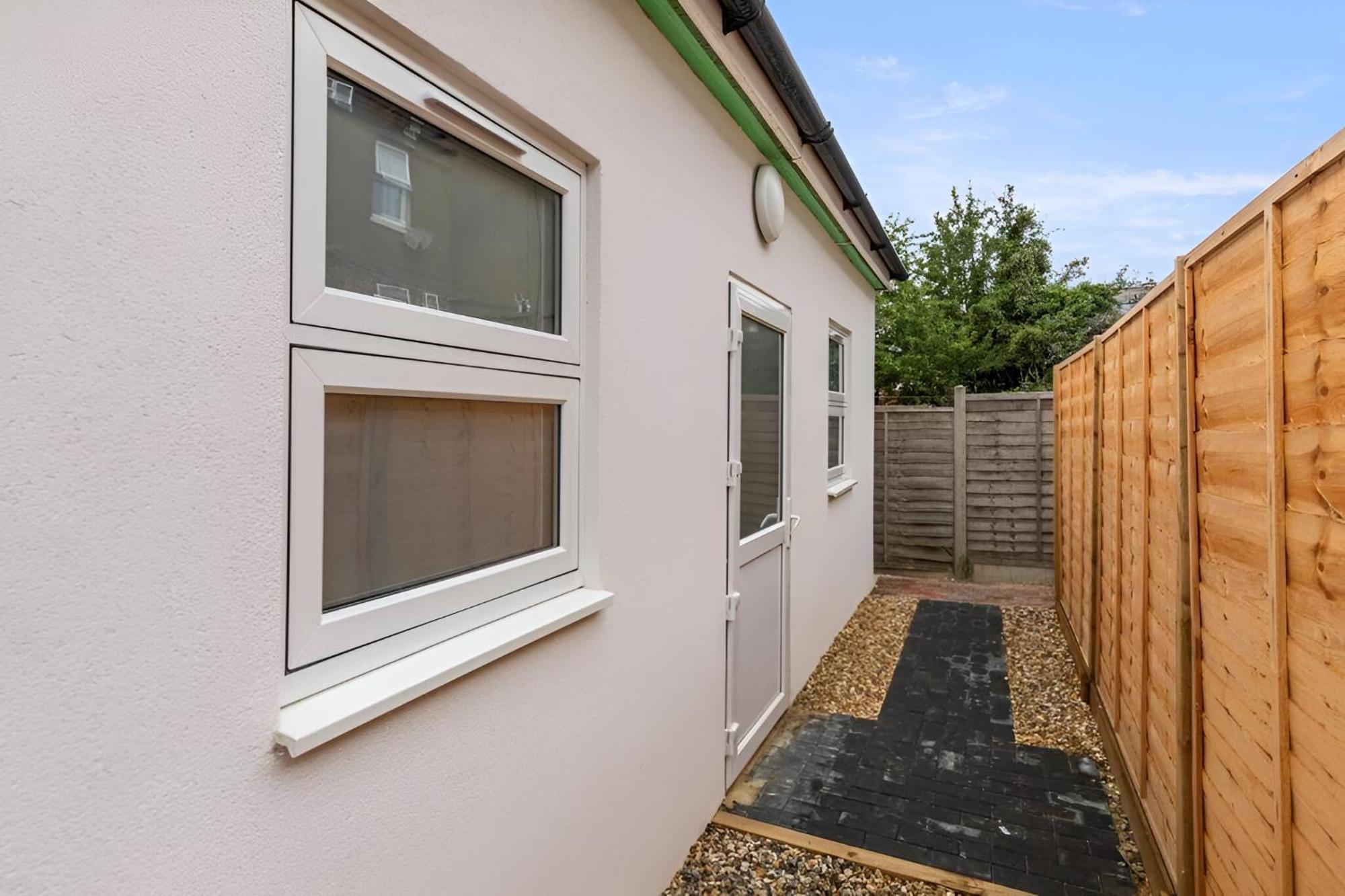 Tranquil Garden In Neasden, Appartement *