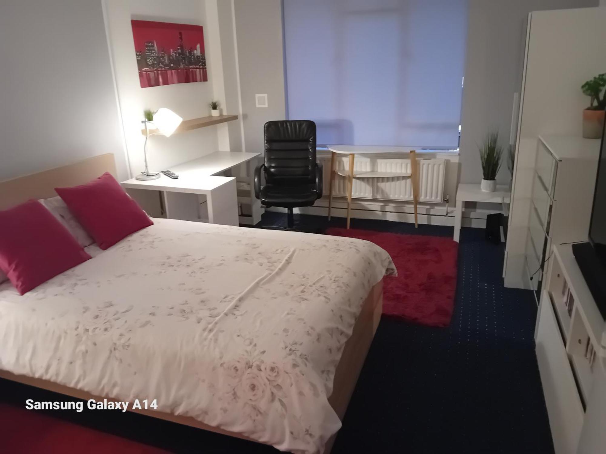 63 John Aird Court * Londen