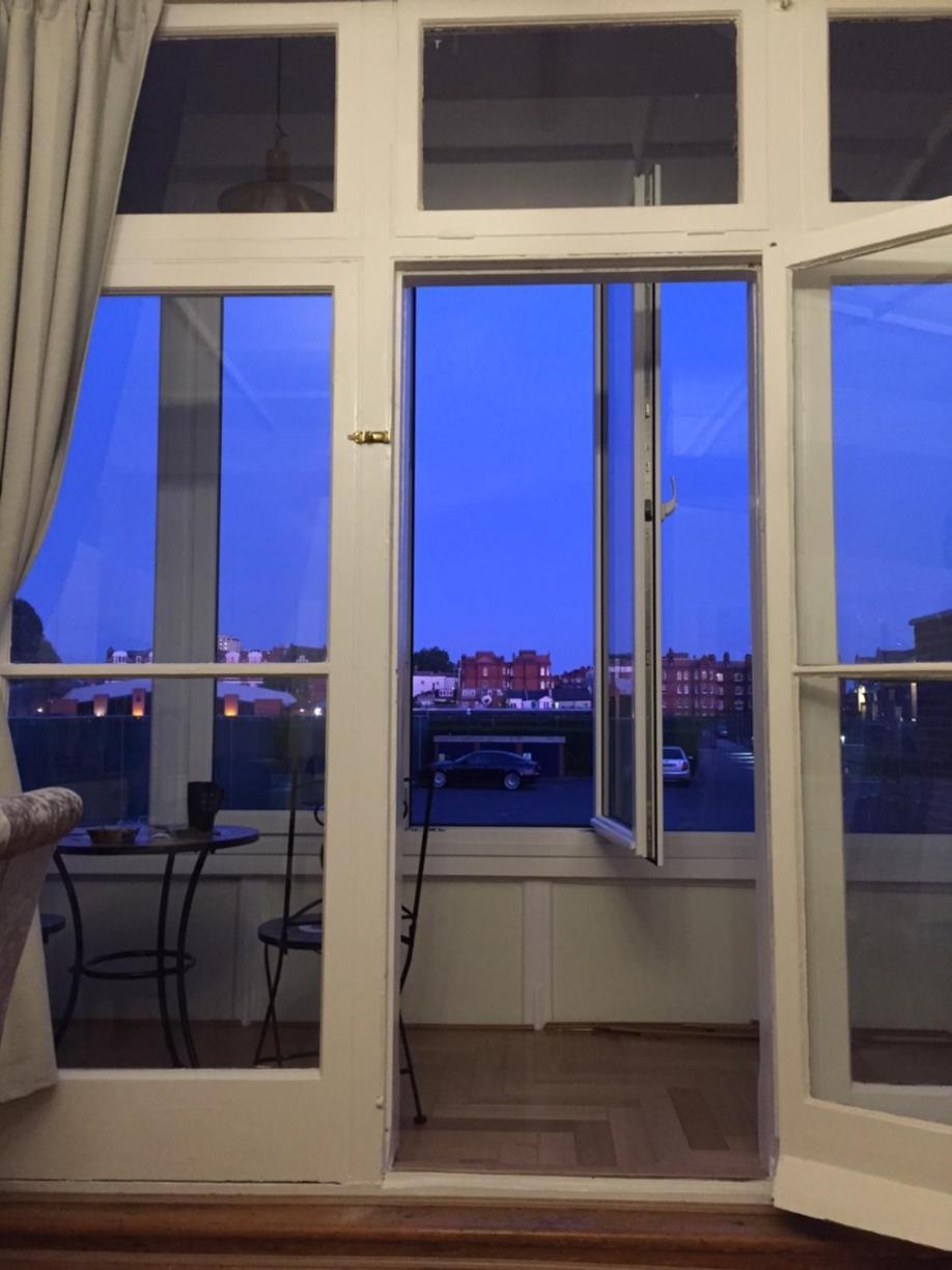 Beautiful One Bedroom Flat With Private Balcony Appartement *
