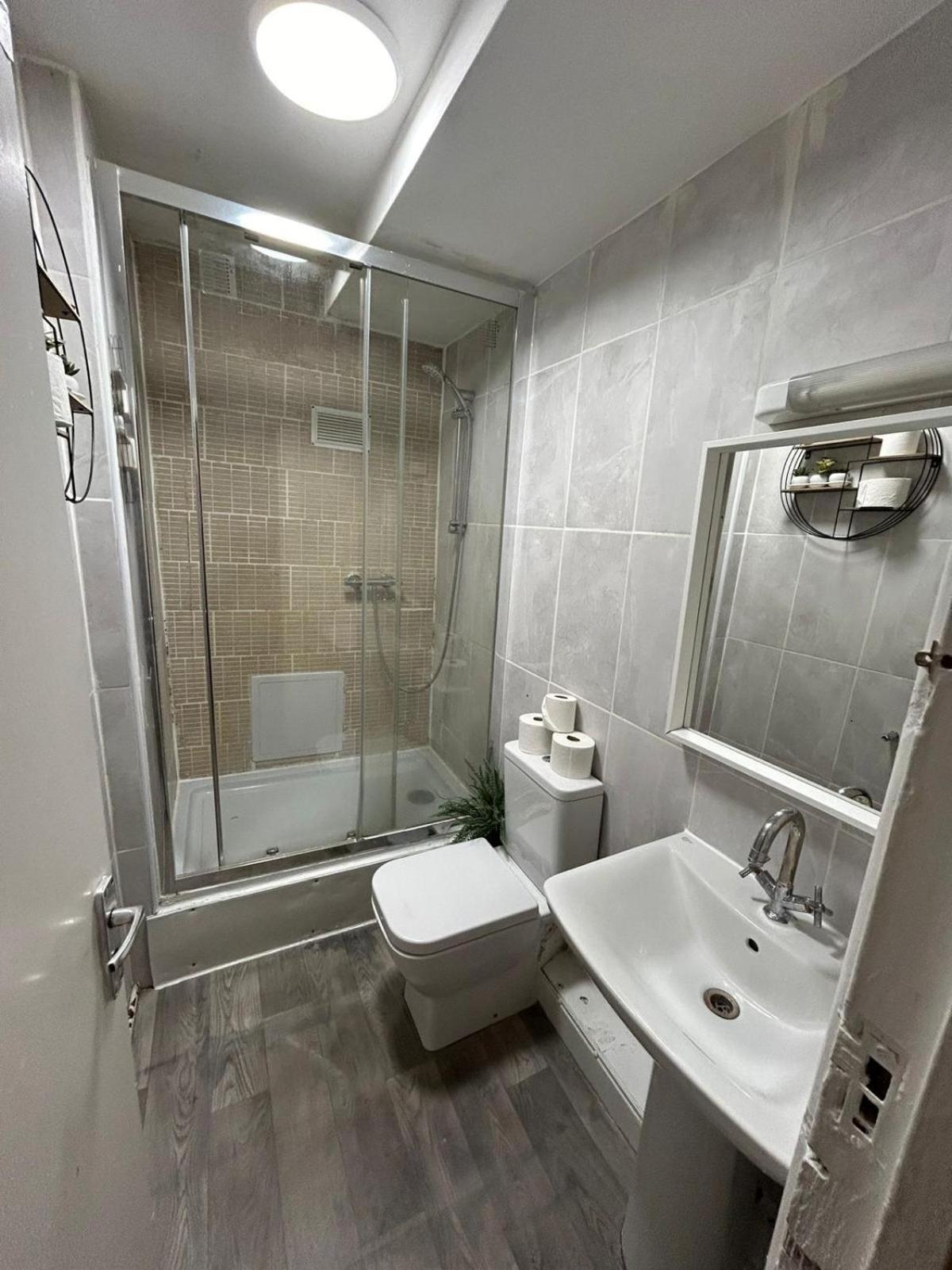 Park Lane Beautiful Apartment *