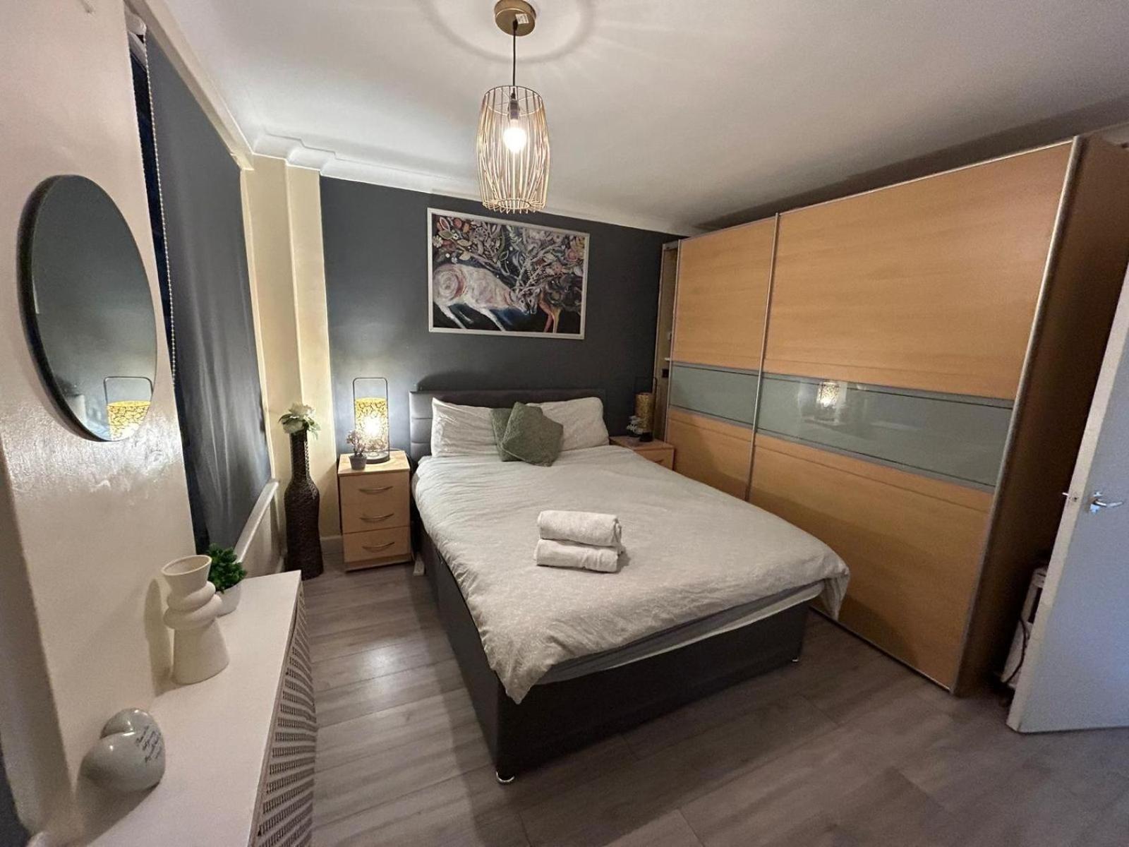 Park Lane Beautiful Apartment London