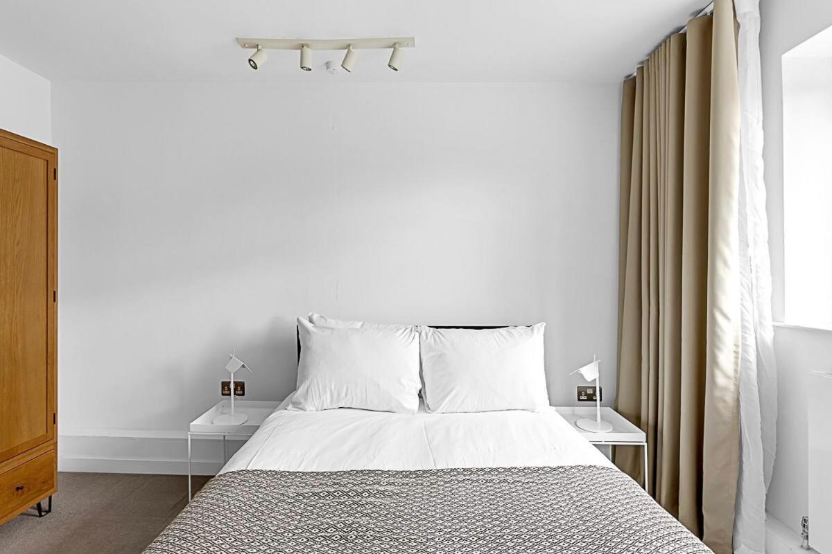 Relay Belgravia 23 * Londres