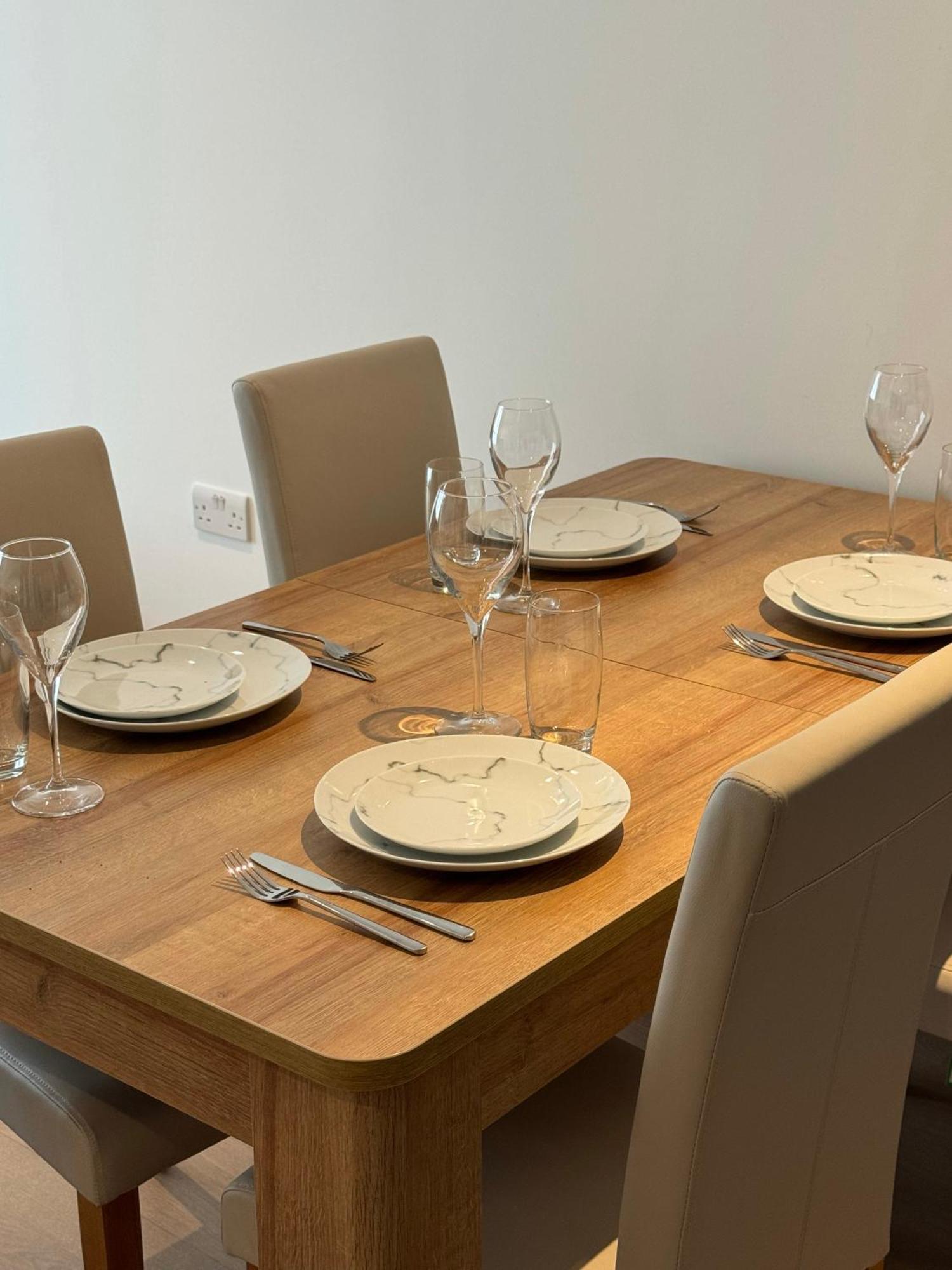 New 2 Bedroom, 2 Bathroom Flat In Fulham *