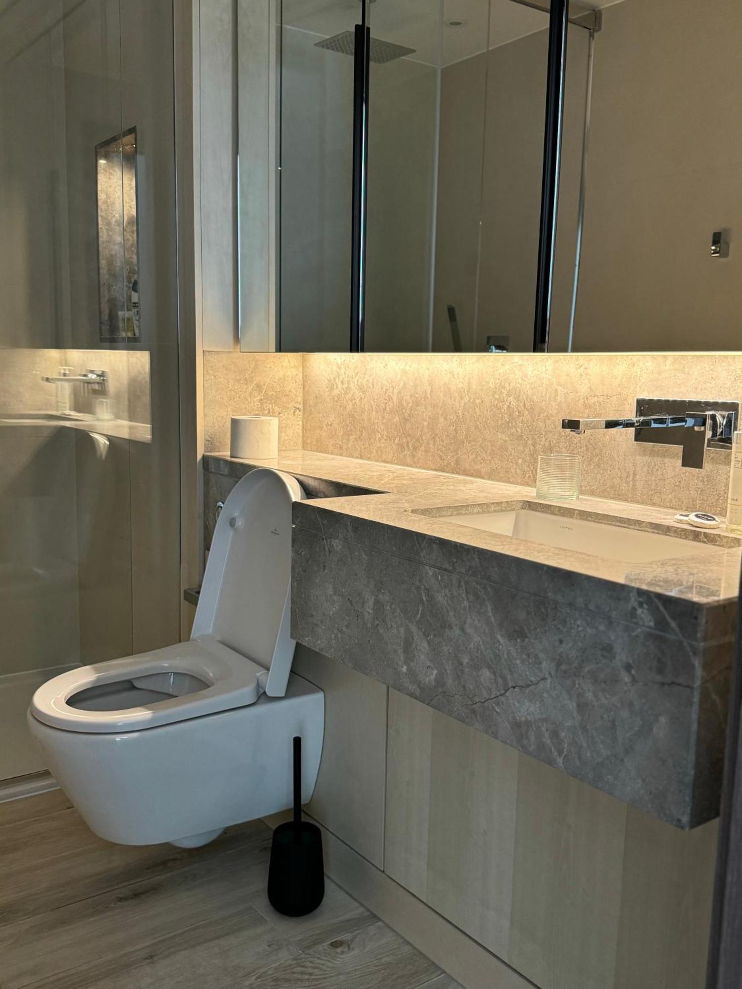 New 2 Bedroom, 2 Bathroom Flat In Fulham Apartamento