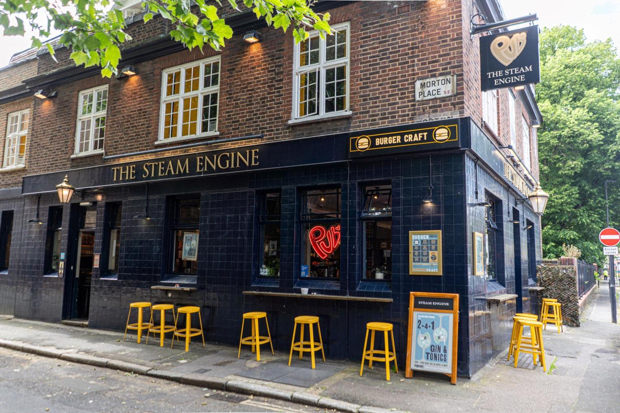 Hostal Publove @ The Steam Engine,waterloo *