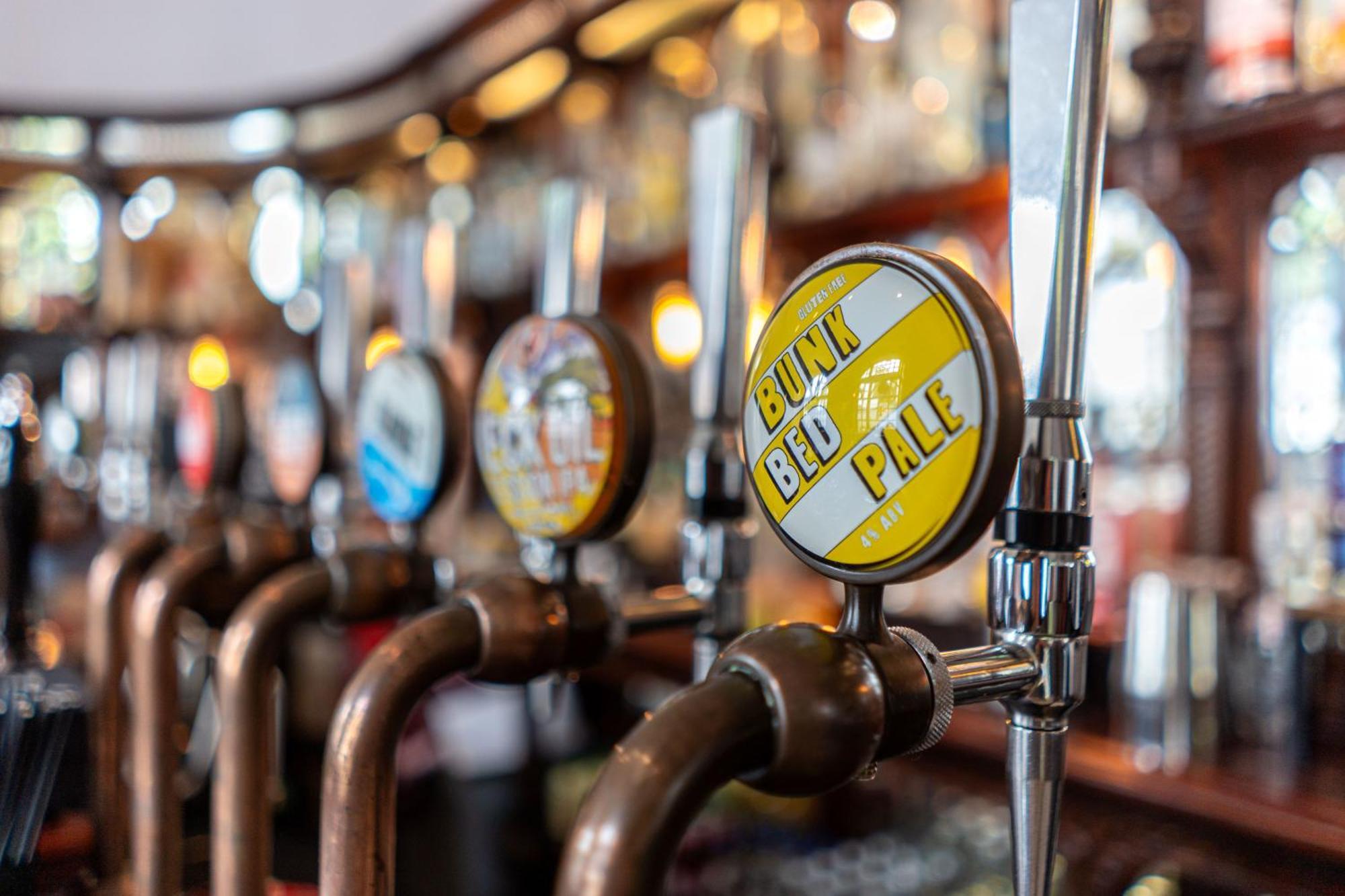 Albergue Publove @ The White Ferry, Victoria *