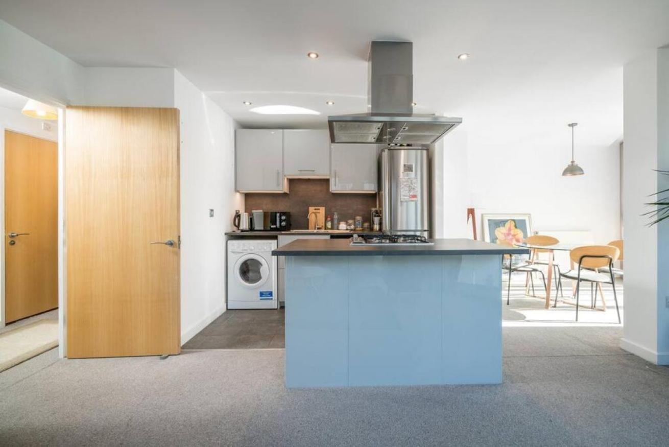 Charming Flat Near Canary Wharf