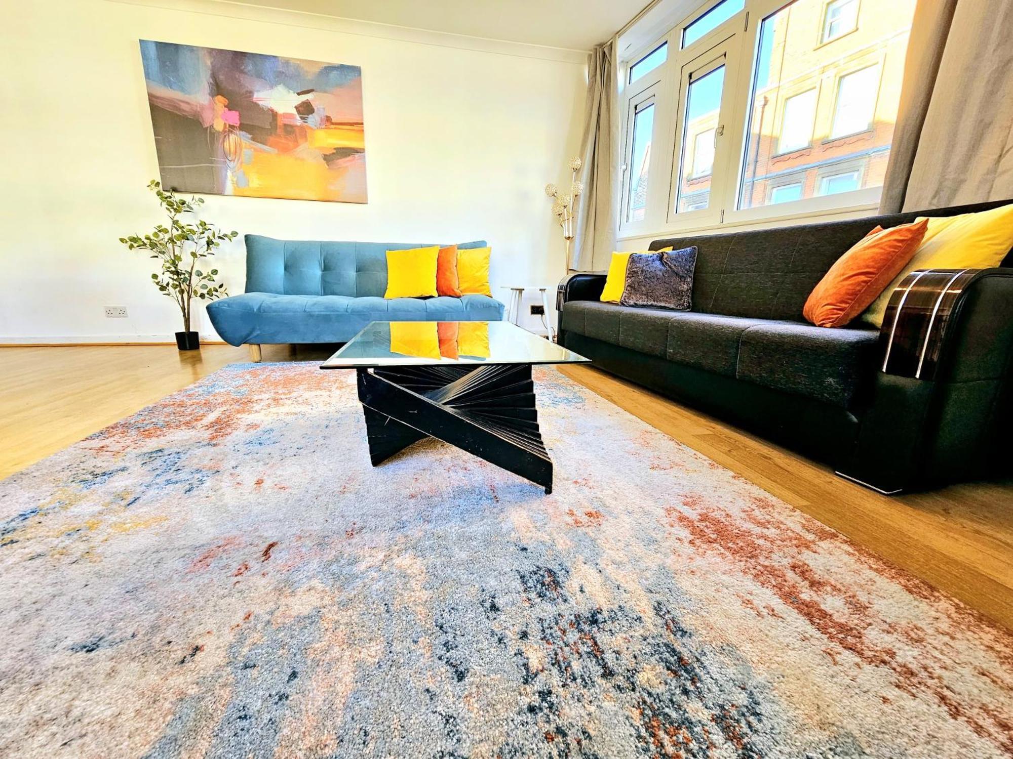 Appartement Bright & Spacious In Building With Lift, Right Next To Bayswater Station - Walk To Kensington Palace, Hyde Park, Little Venice & Notting Hill Londen