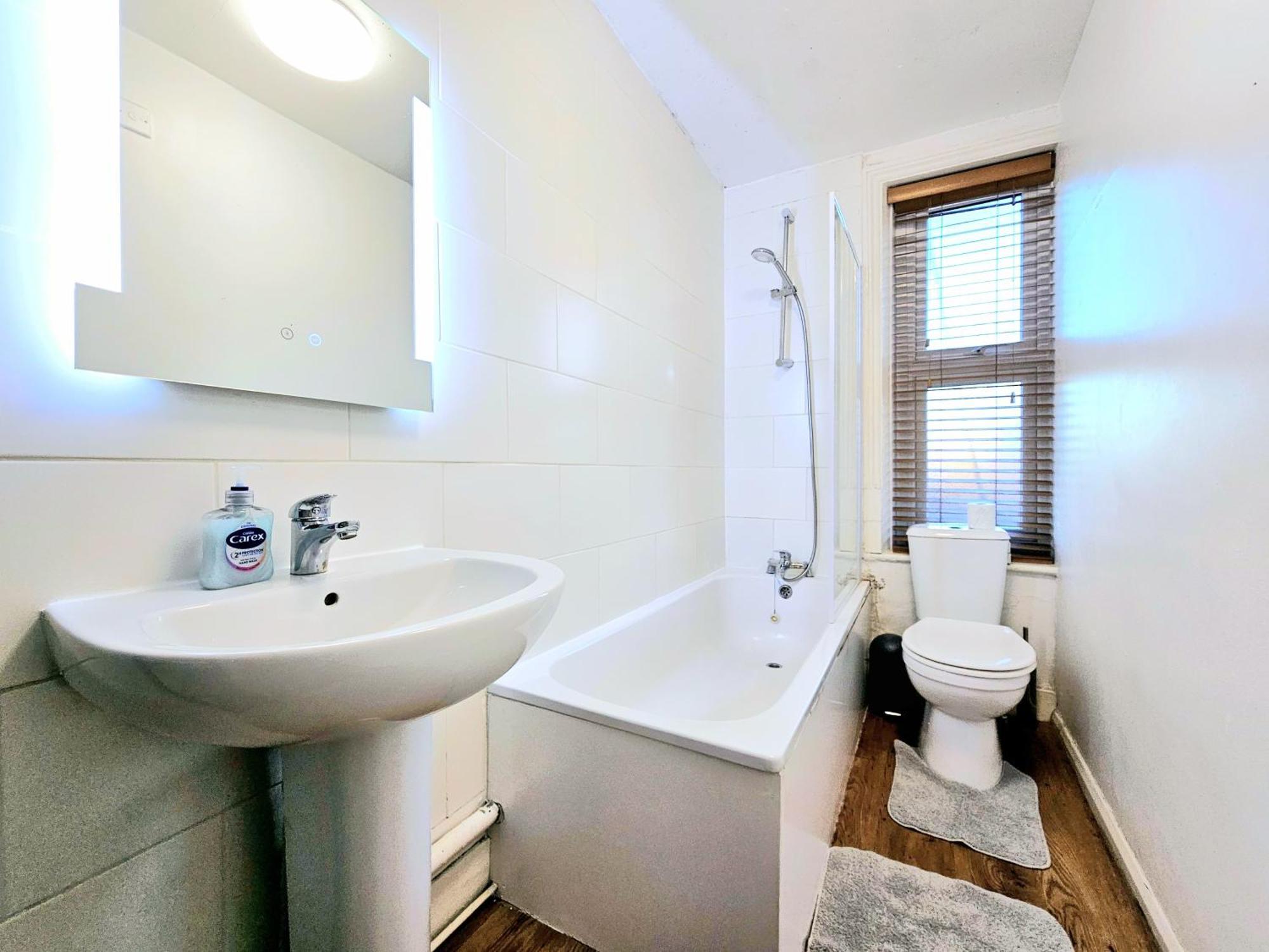 King's Cross & Angel Area, 4 Bedrooms With 7 Beds & Private Rooftop - Walk To St Pancras International *