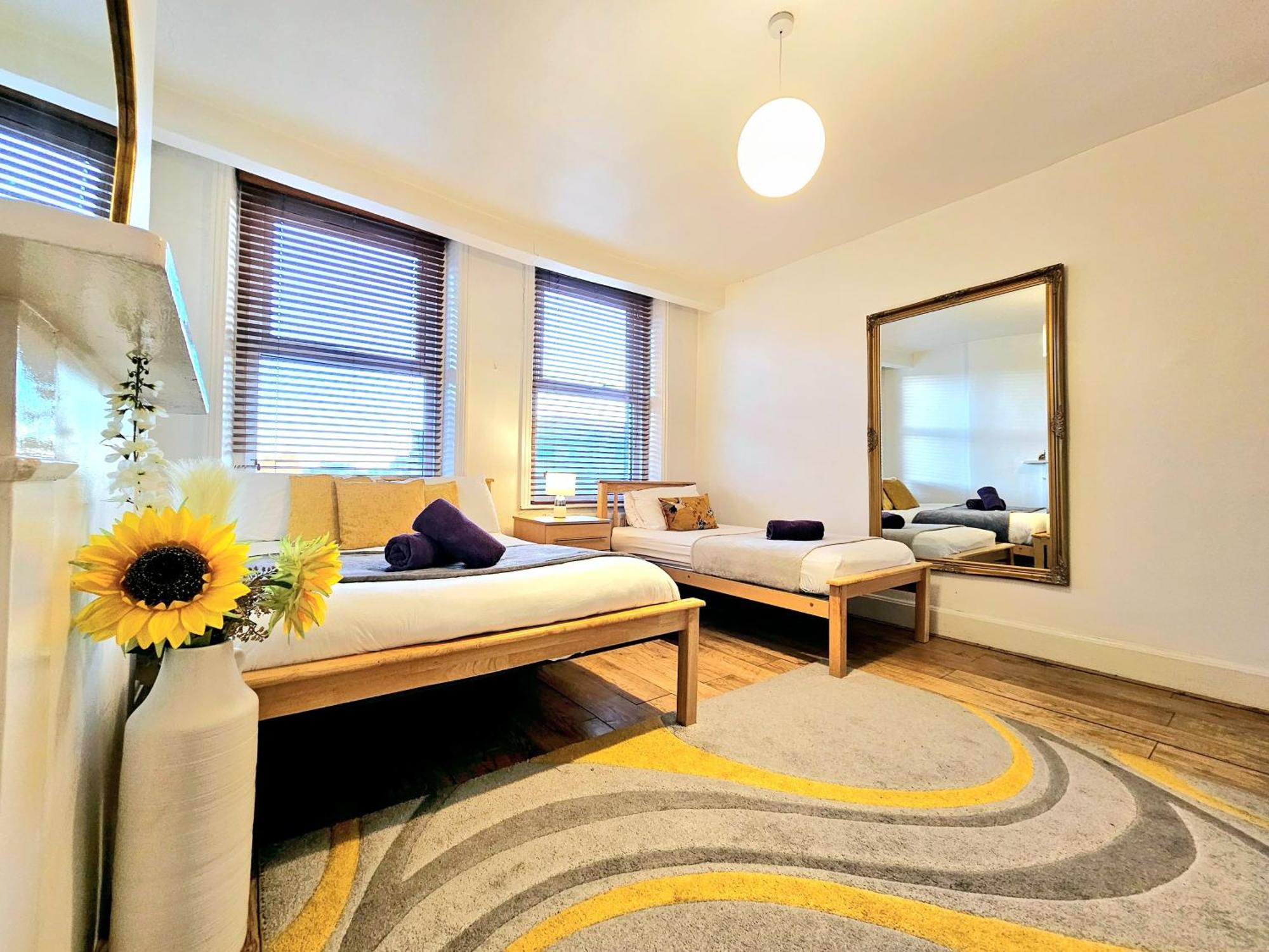 Apartamento King's Cross & Angel Area, 4 Bedrooms With 7 Beds & Private Rooftop - Walk To St Pancras International Londres