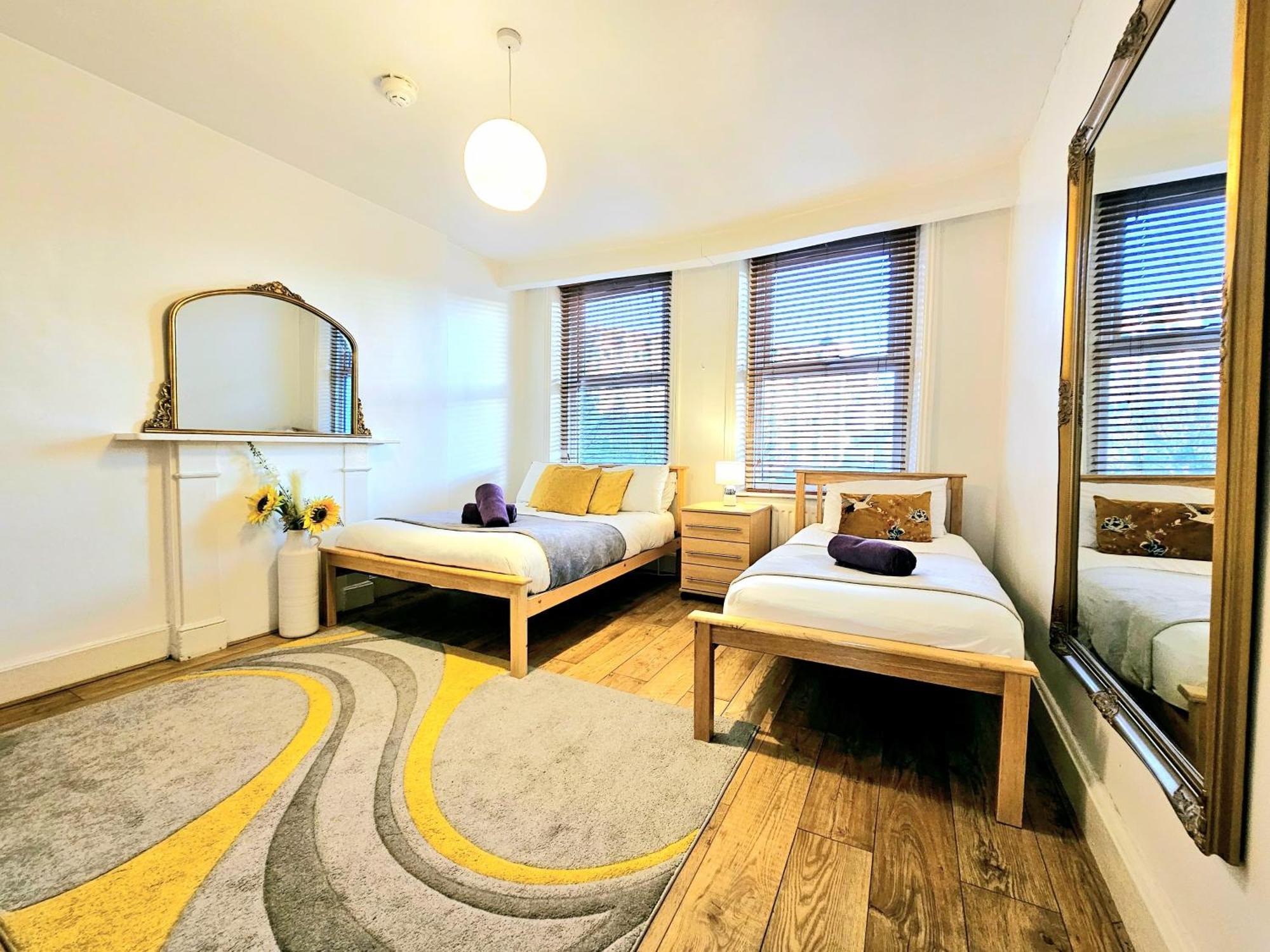 King's Cross & Angel Area, 4 Bedrooms With 7 Beds & Private Rooftop - Walk To St Pancras International * Londres