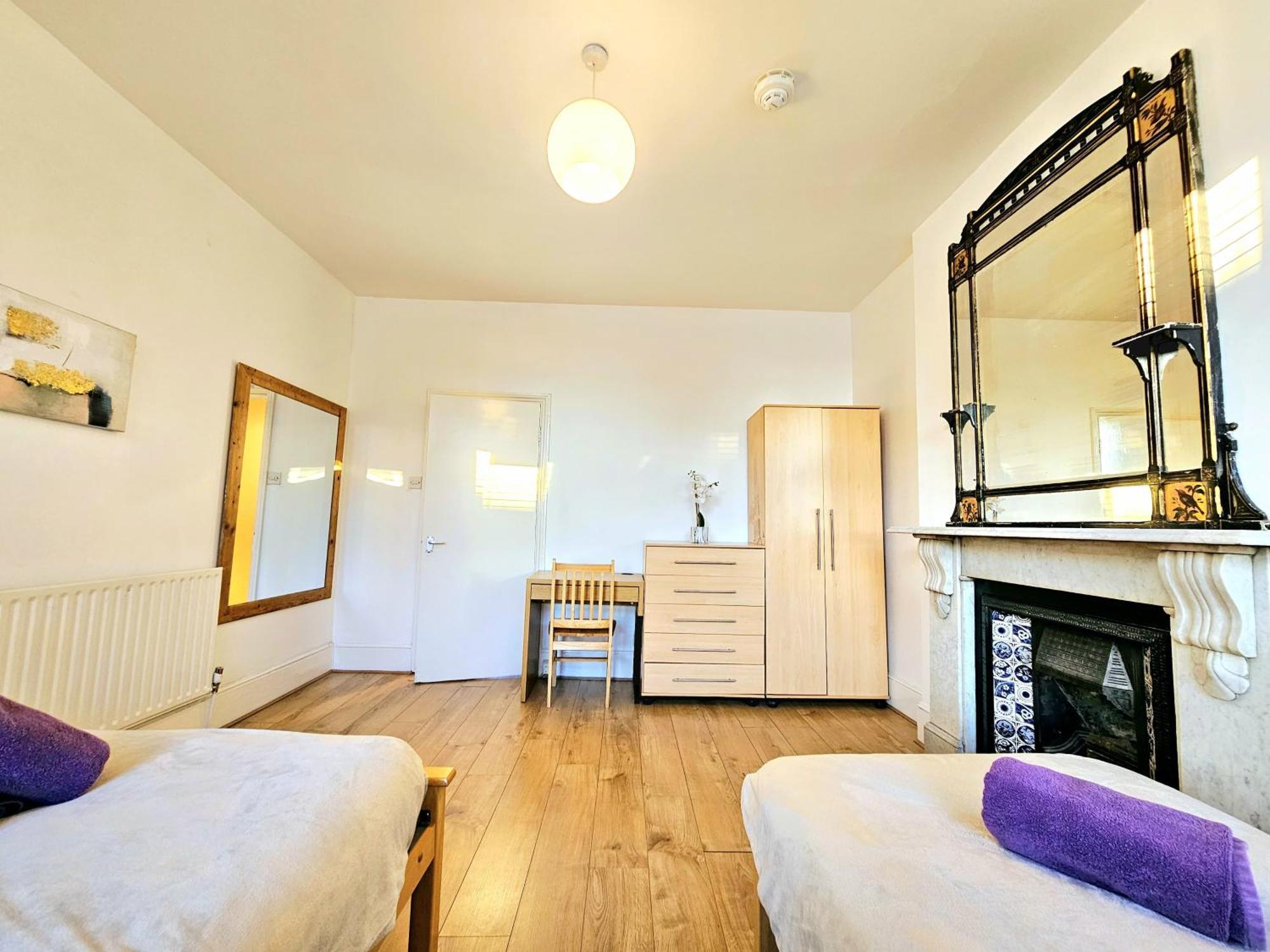 Apartamento King's Cross & Angel Area, 4 Bedrooms With 7 Beds & Private Rooftop - Walk To St Pancras International Londres