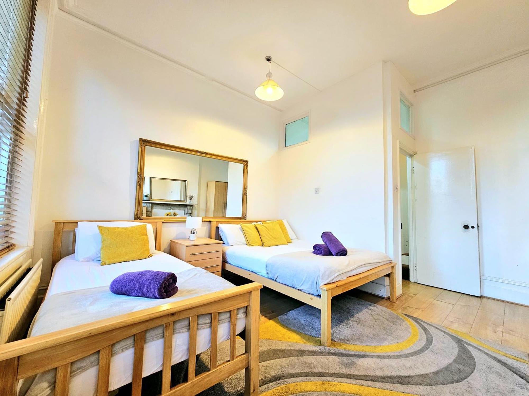 King's Cross & Angel Area, 4 Bedrooms With 7 Beds & Private Rooftop - Walk To St Pancras International * Londres