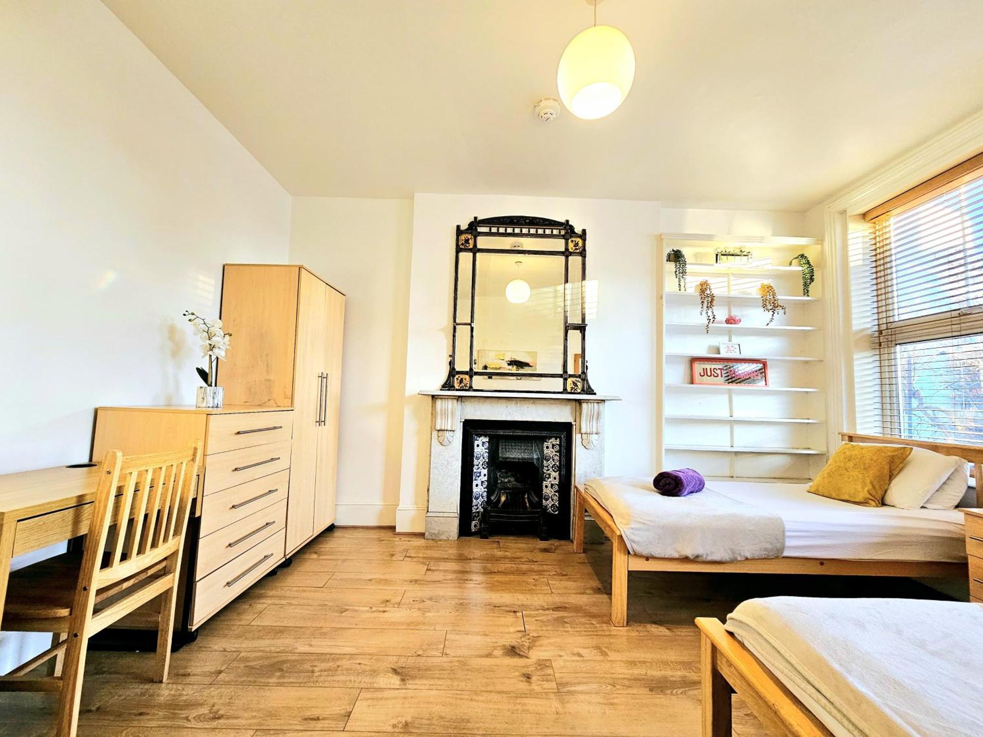 King's Cross & Angel Area, 4 Bedrooms With 7 Beds & Private Rooftop - Walk To St Pancras International Londres